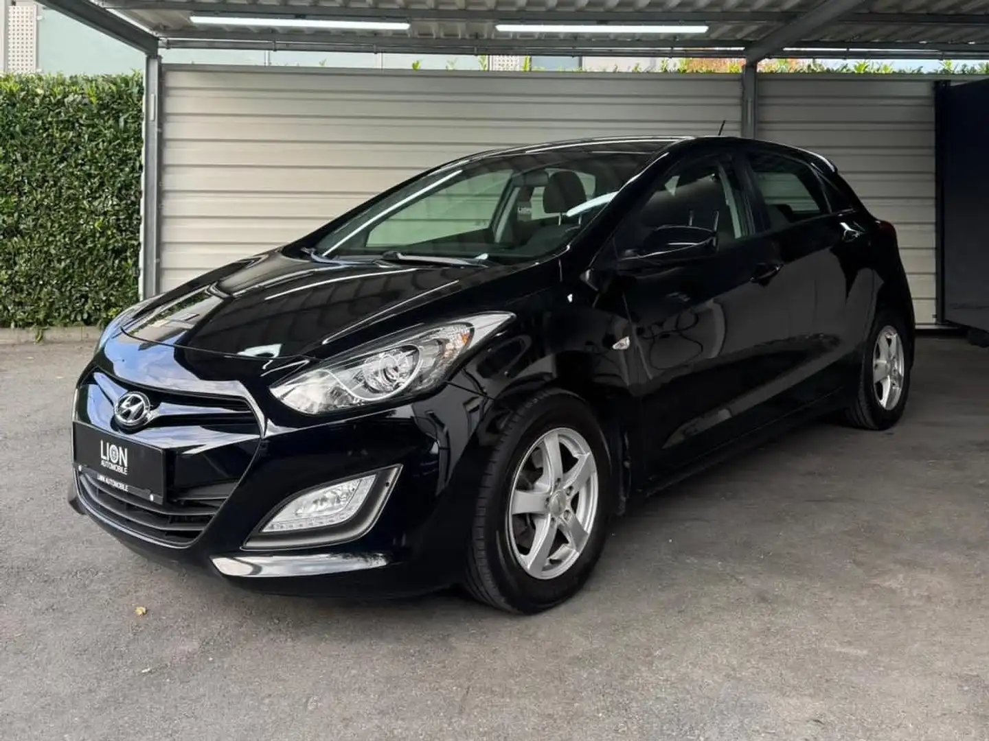 Hyundai i30 i30 1,4 CRDi Europe Plus Europe Plus Schwarz - 1