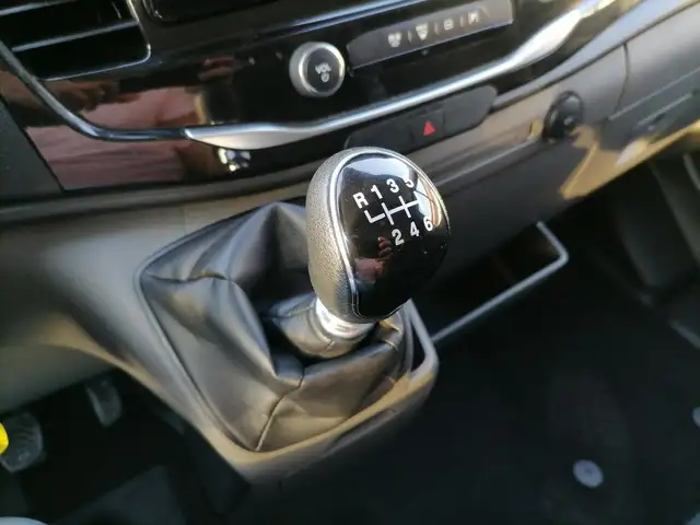 Ford Transit view 12