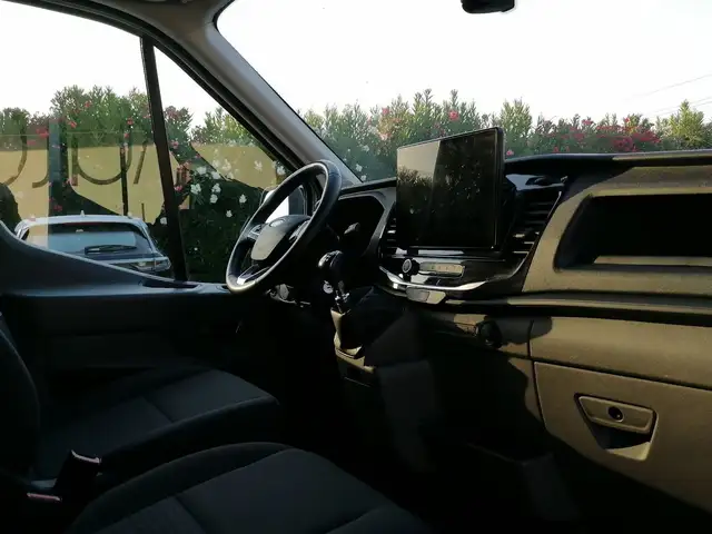 Ford Transit view 7