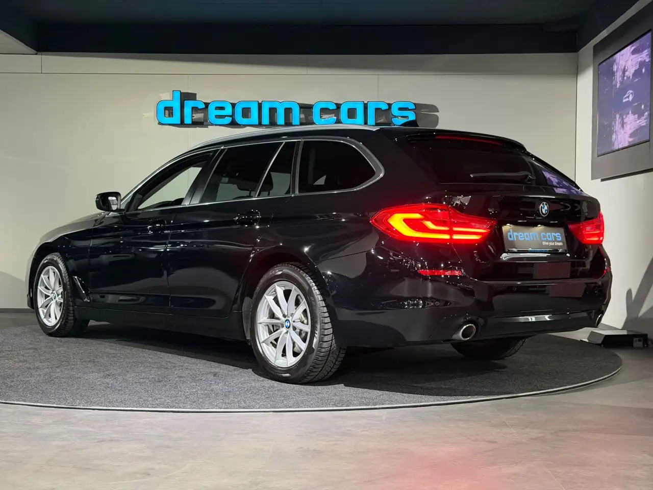 BMW 520 d xDrive / Navi Professional / Sitzheizung/ LED Bild 3