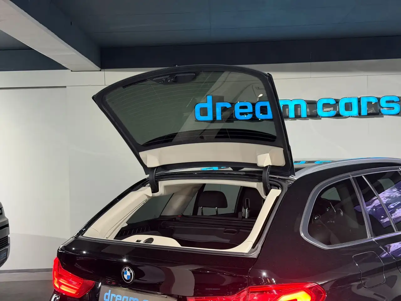 BMW 520 d xDrive / Navi Professional / Sitzheizung/ LED Bild 13