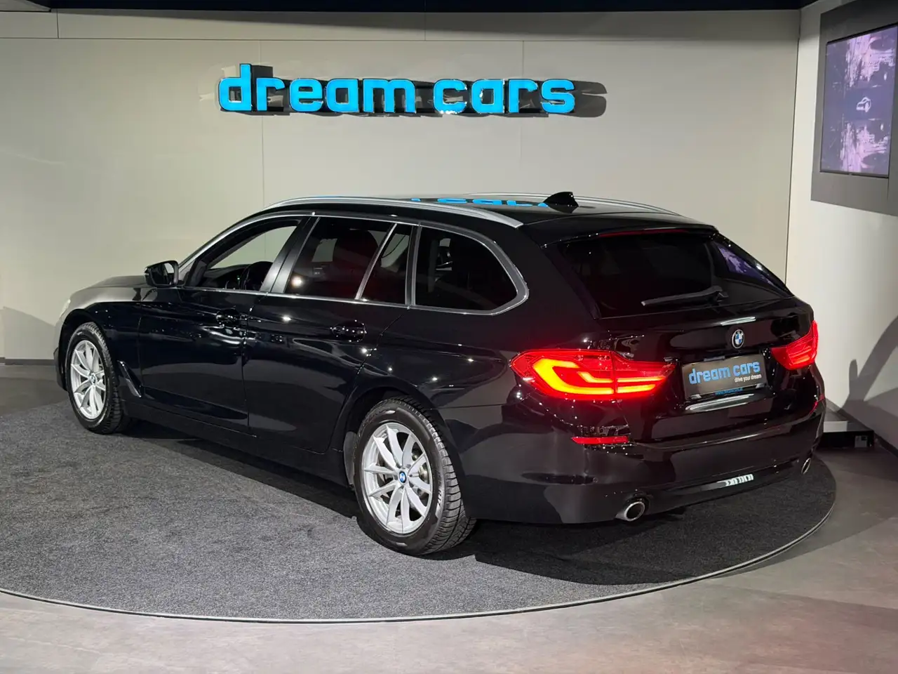 BMW 520 d xDrive / Navi Professional / Sitzheizung/ LED Bild 14