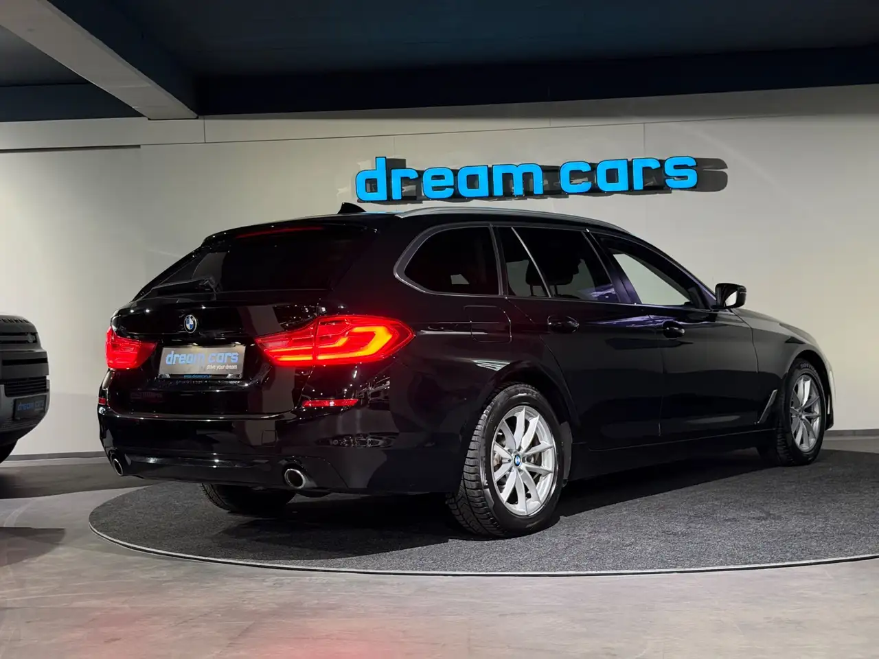 BMW 520 d xDrive / Navi Professional / Sitzheizung/ LED Bild 2