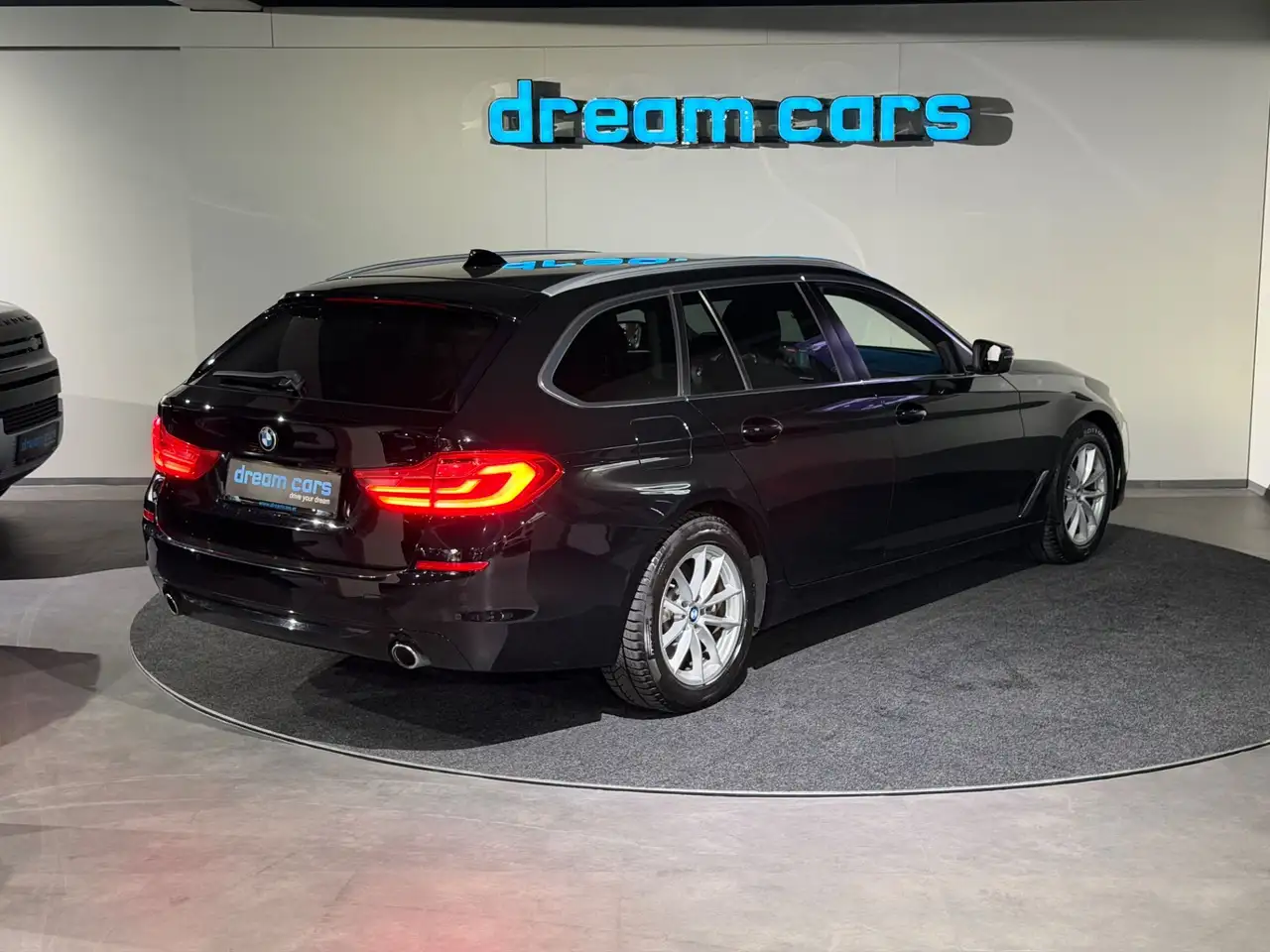 BMW 520 d xDrive / Navi Professional / Sitzheizung/ LED Bild 10