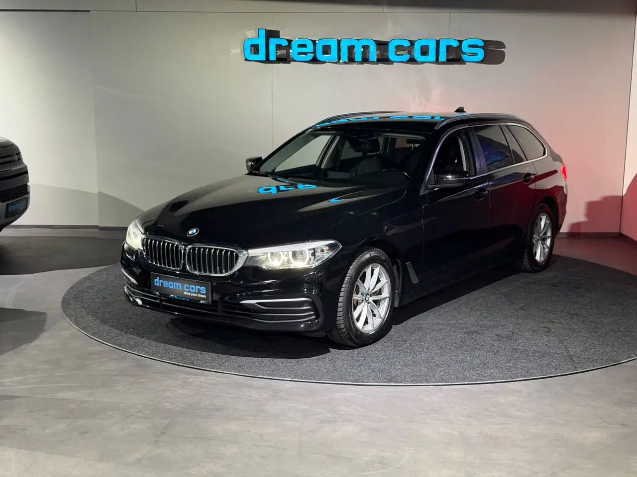 BMW 520 d xDrive / Navi Professional / Sitzheizung/ LED Bild 17