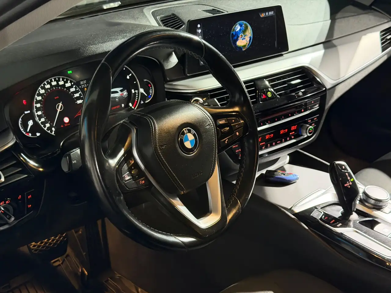 BMW 520 d xDrive / Navi Professional / Sitzheizung/ LED Bild 21