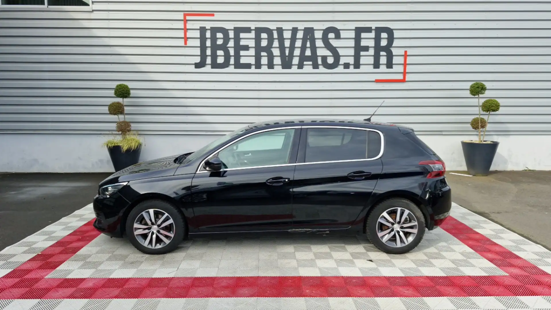 Peugeot 308 BLUEHDI 130CH SS BVM6 ALLURE Zwart - 1