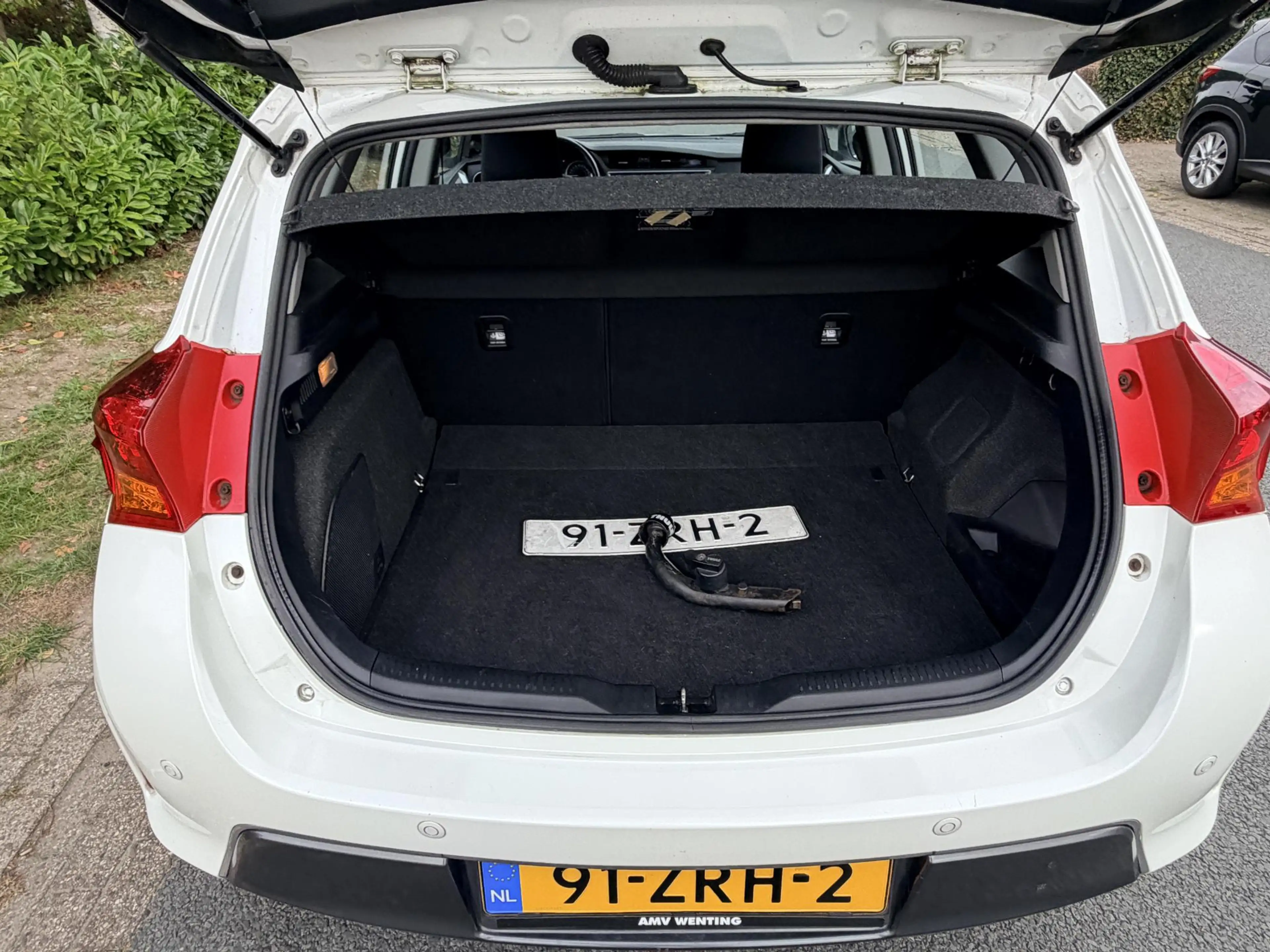 Toyota Auris 1.8 Hybrid Lease Pro•Leder•Navi — photo 25