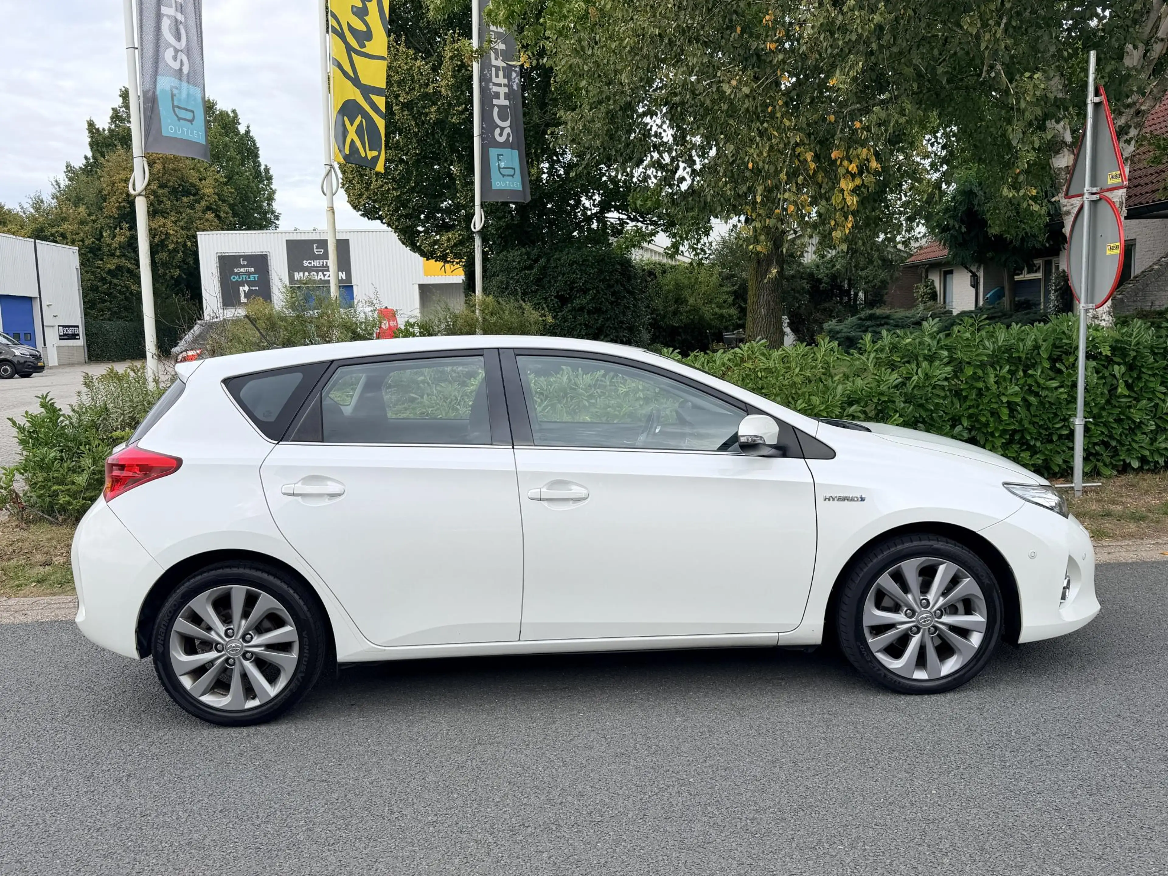Toyota Auris 1.8 Hybrid Lease Pro•Leder•Navi — photo 8