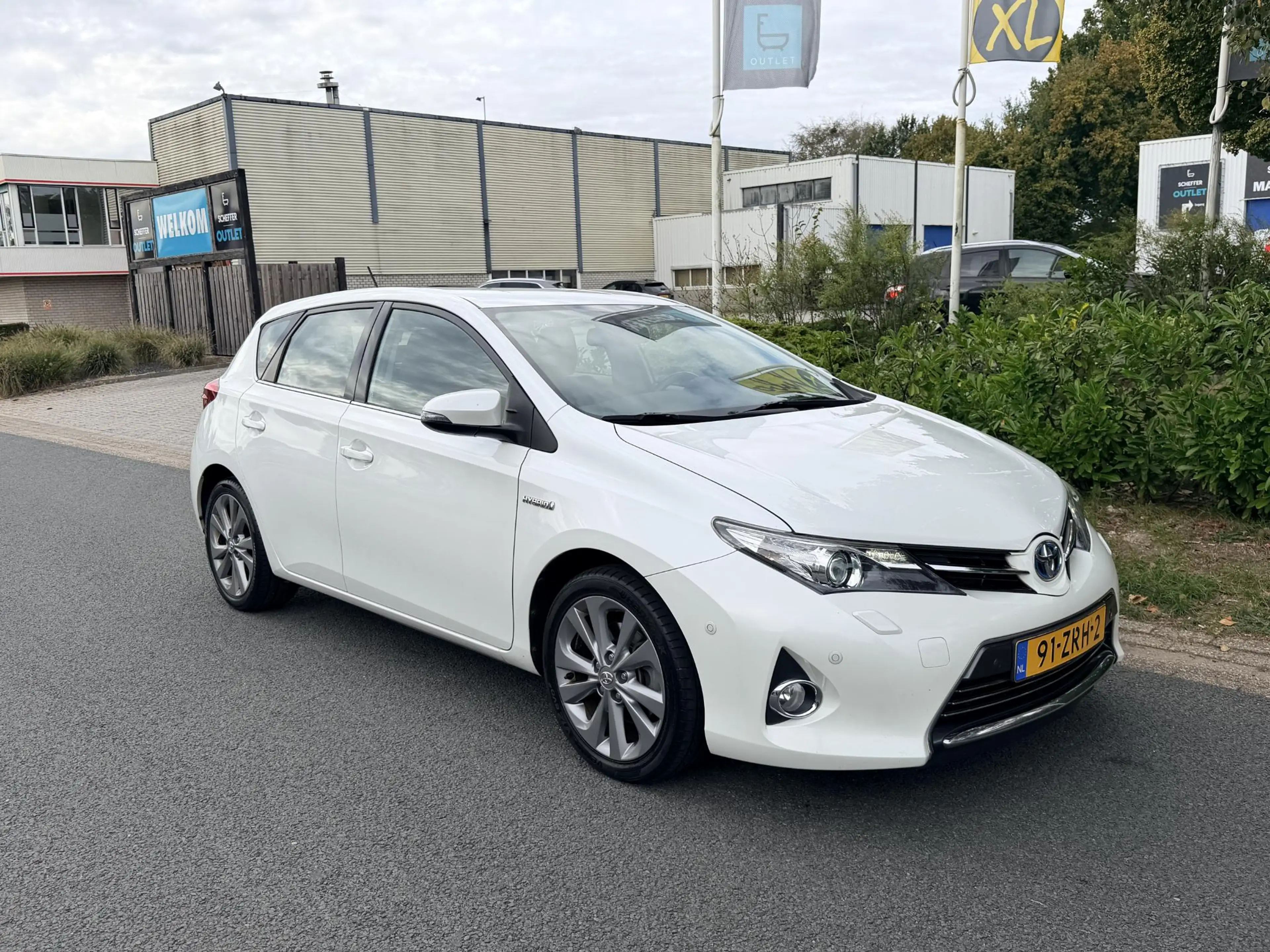 Toyota Auris 1.8 Hybrid Lease Pro•Leder•Navi — photo 7