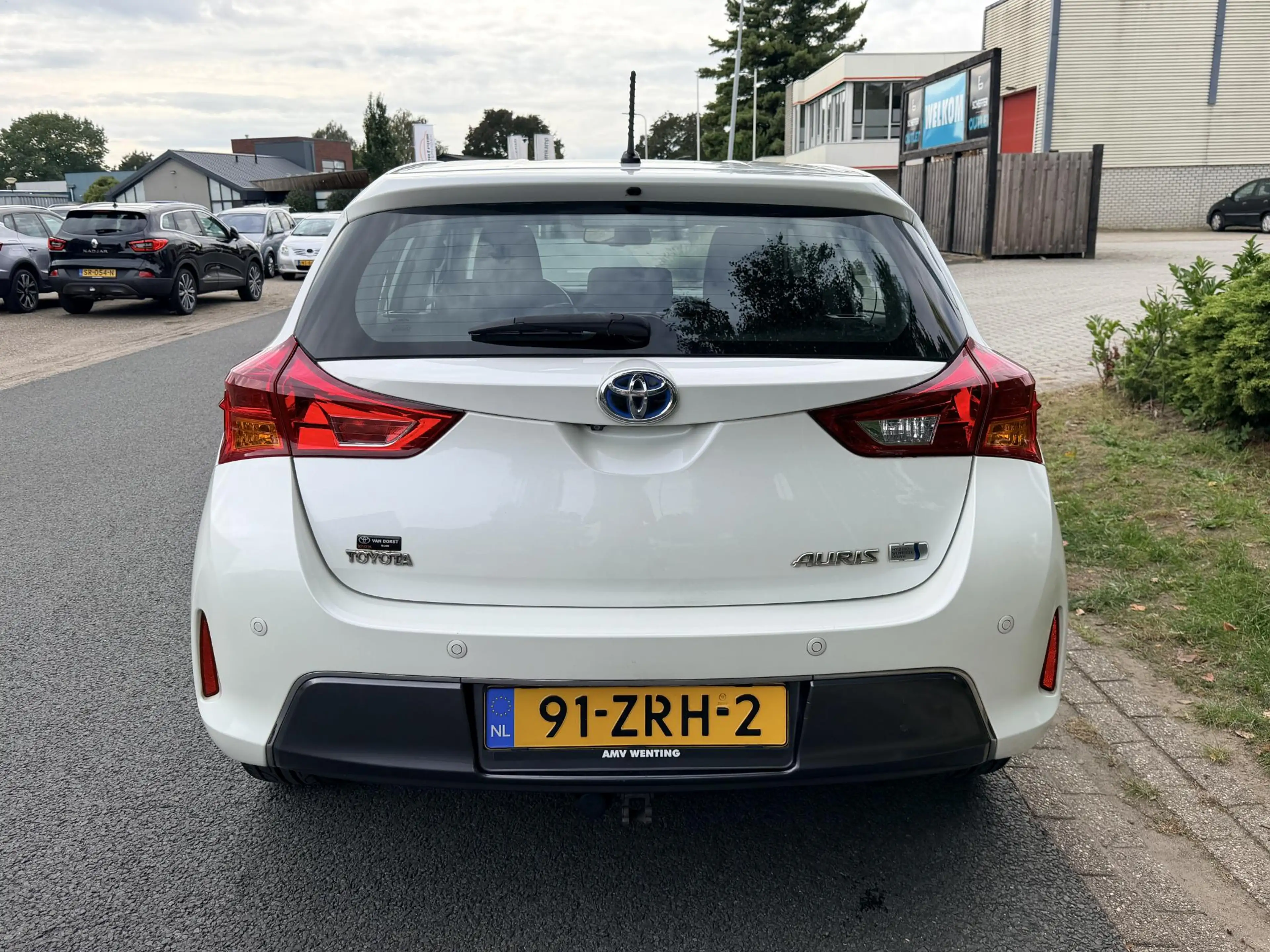 Toyota Auris 1.8 Hybrid Lease Pro•Leder•Navi — photo 4