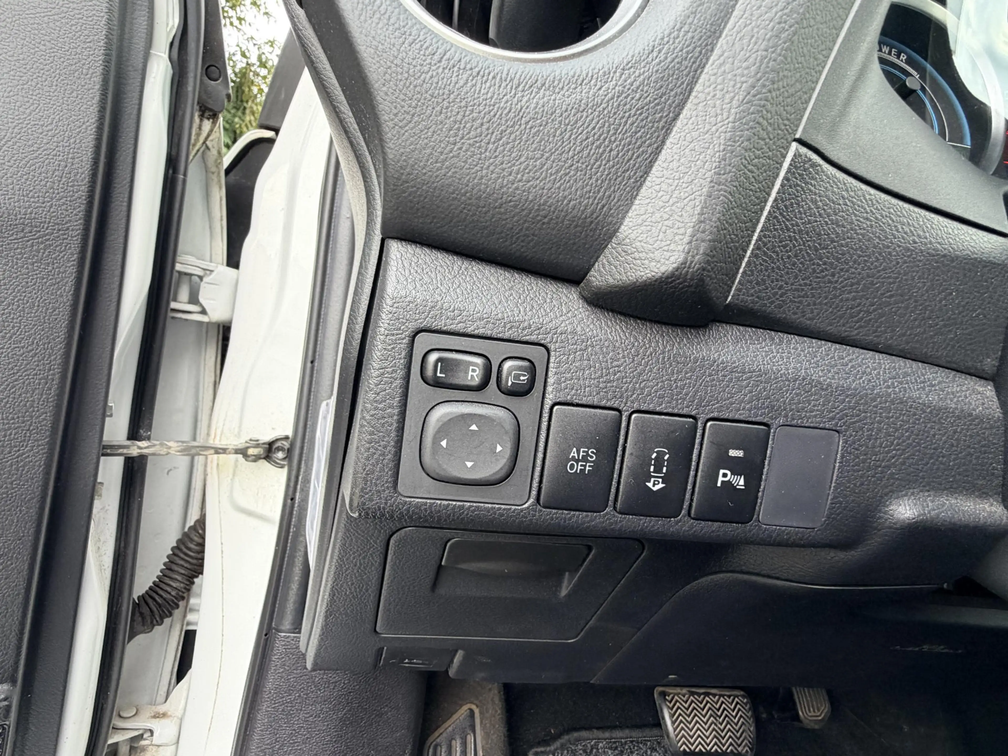 Toyota Auris 1.8 Hybrid Lease Pro•Leder•Navi — photo 14