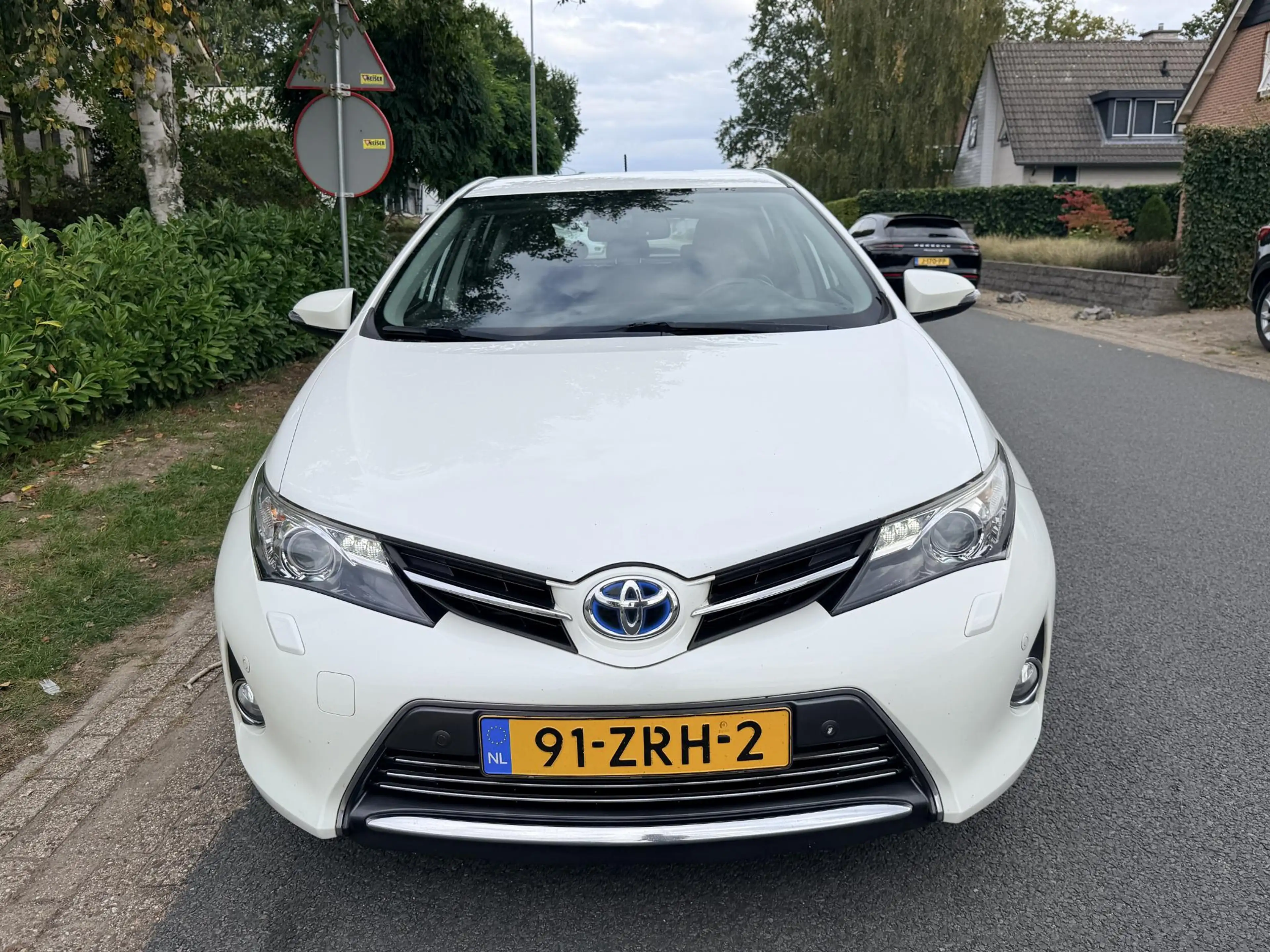 Toyota Auris 1.8 Hybrid Lease Pro•Leder•Navi — photo 6