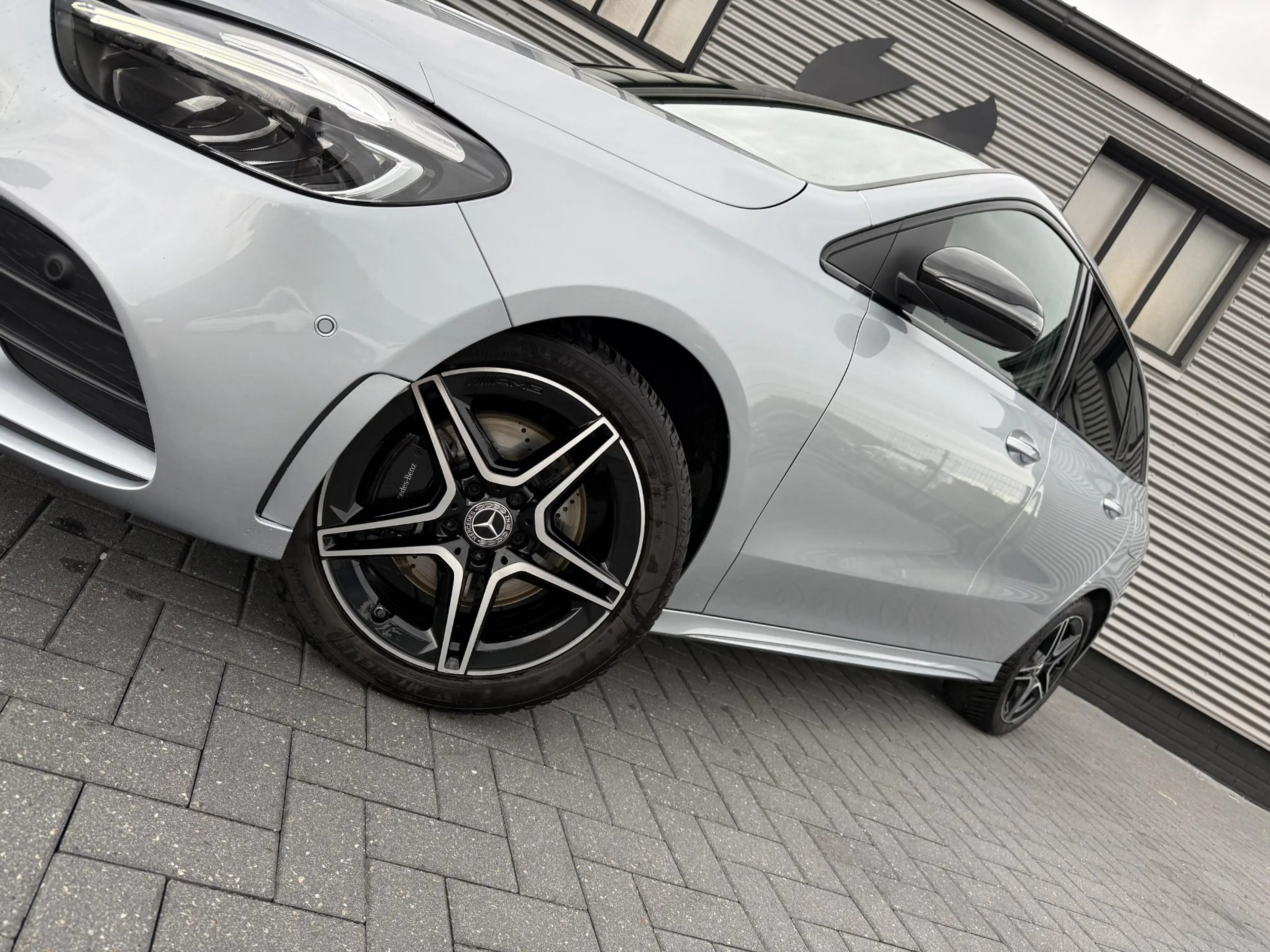 Mercedes-Benz B 250 e Business Solution AMG |Pano|ACC|Camera| — photo 2