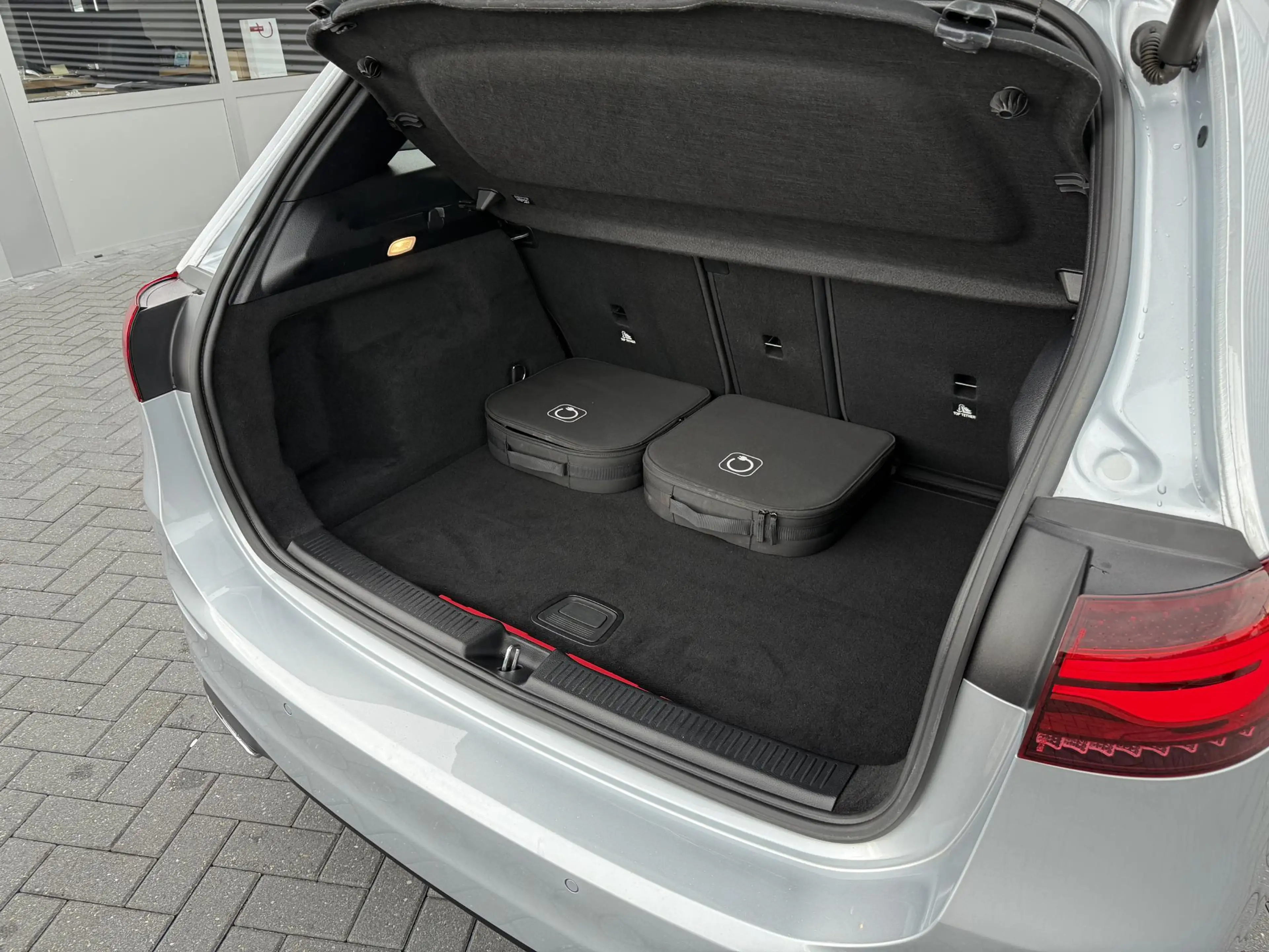 Mercedes-Benz B 250 e Business Solution AMG |Pano|ACC|Camera| — photo 18