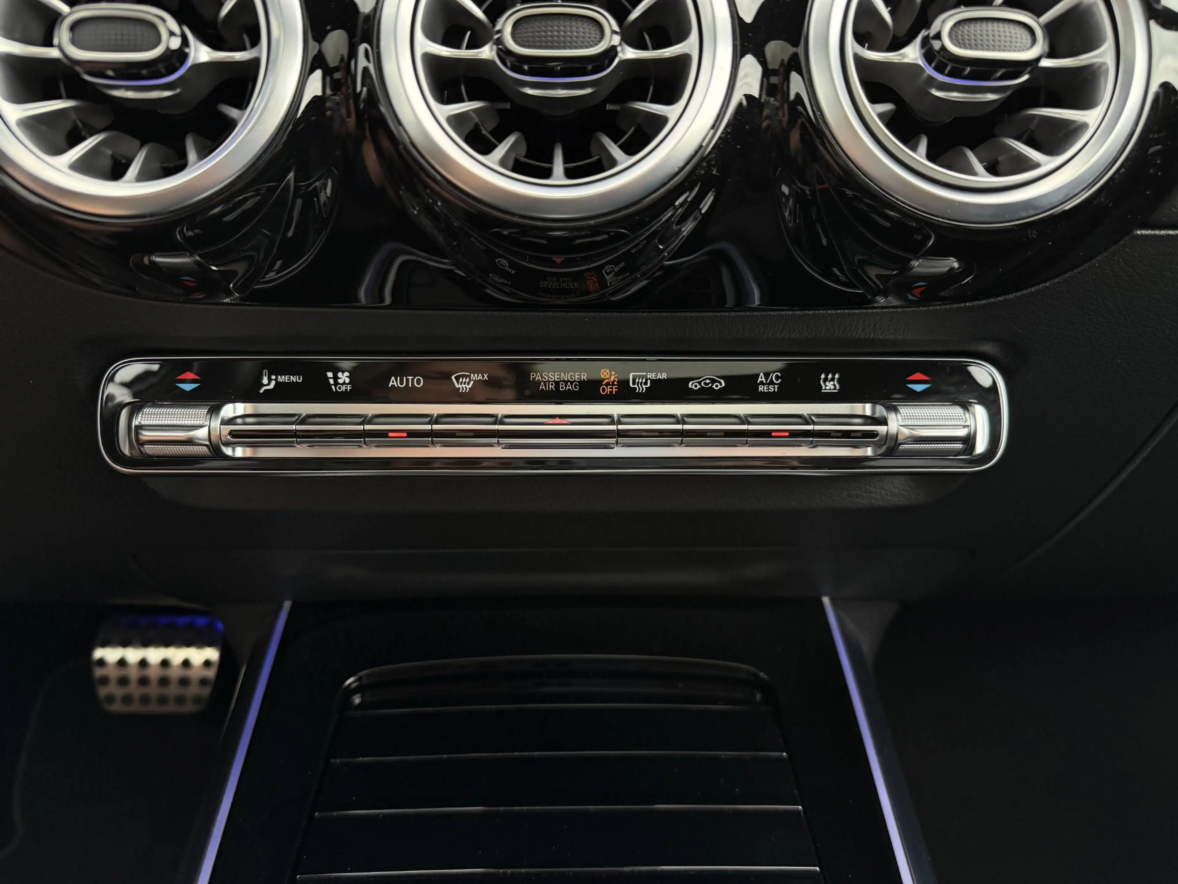 Mercedes-Benz B 250 e Business Solution AMG |Pano|ACC|Camera| — photo 28