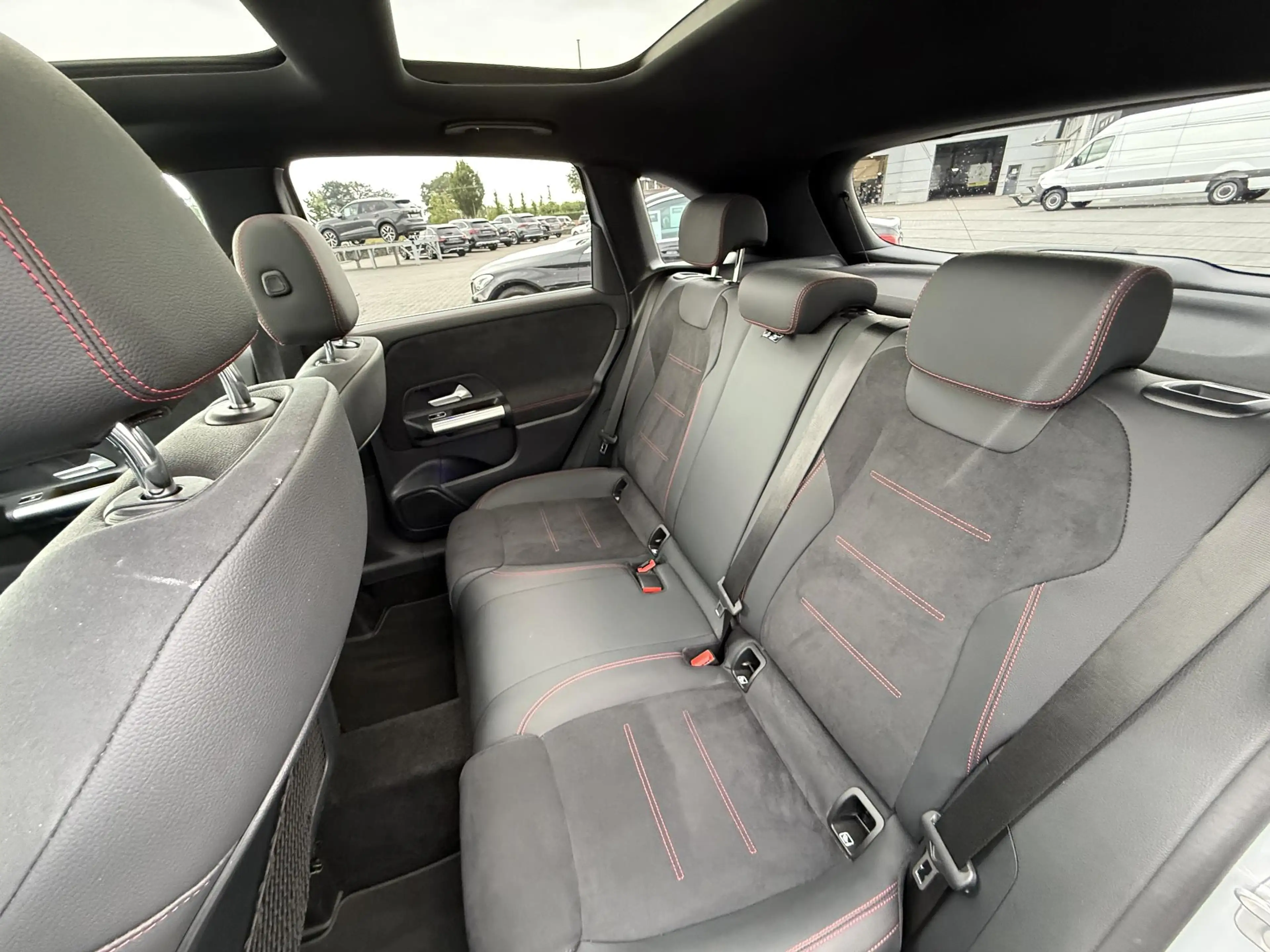 Mercedes-Benz B 250 e Business Solution AMG |Pano|ACC|Camera| — photo 17