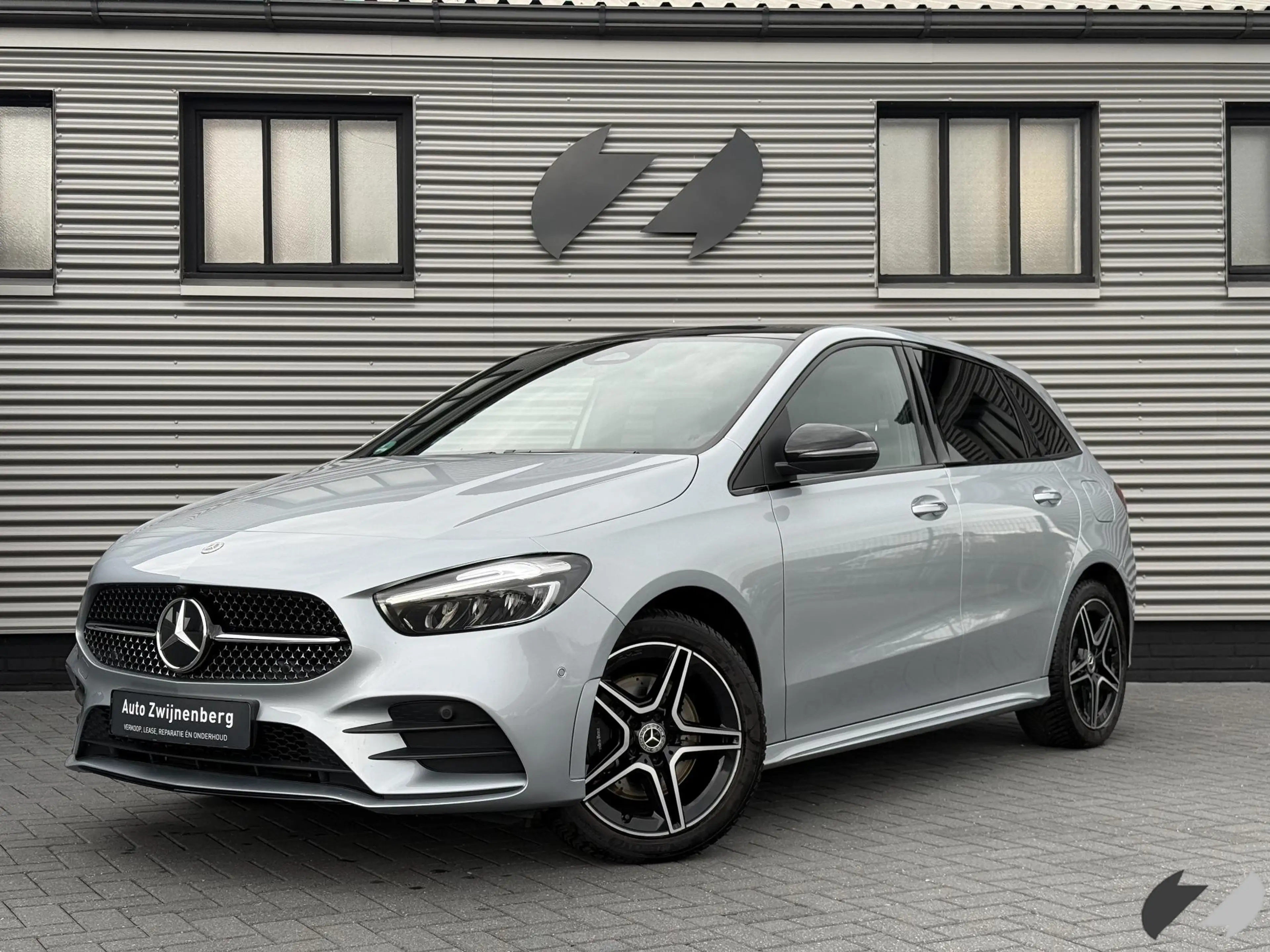 Mercedes-Benz B 250 e Business Solution AMG |Pano|ACC|Camera|