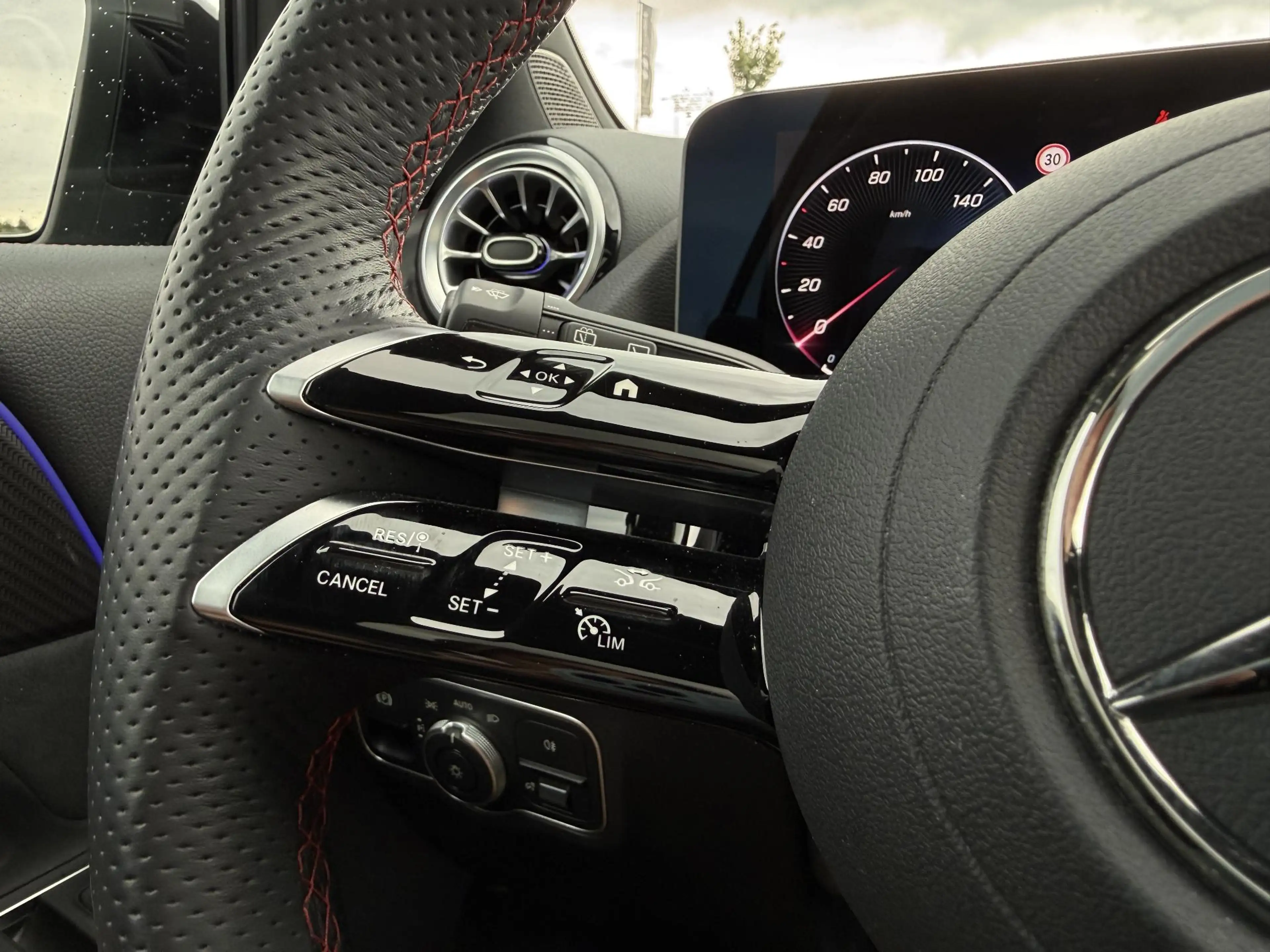 Mercedes-Benz B 250 e Business Solution AMG |Pano|ACC|Camera| — photo 7