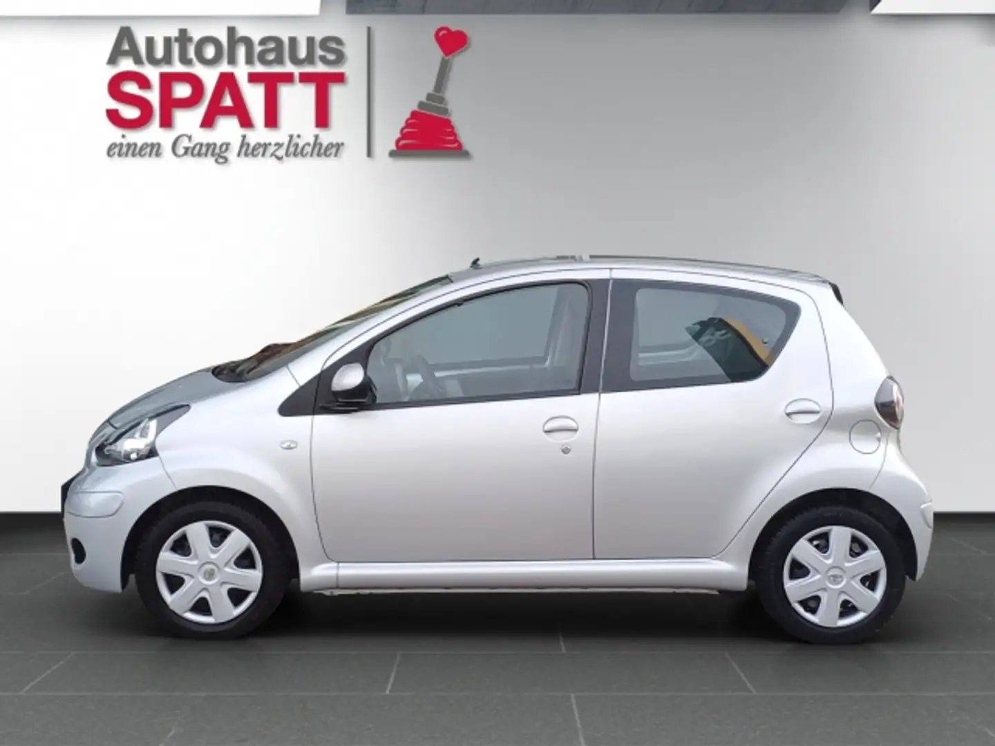 Toyota Aygo 1,0 5-TÜRIG COOL !! Neuzugang !! Silber - 2