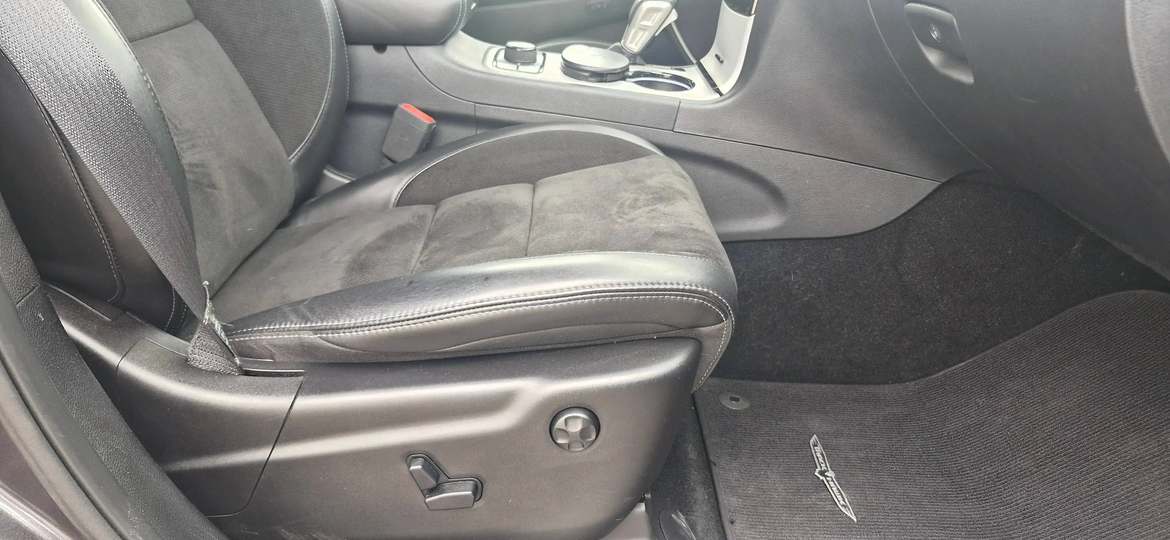Jeep Grand Cherokee 6.2 V8 Trackhawk — photo 12