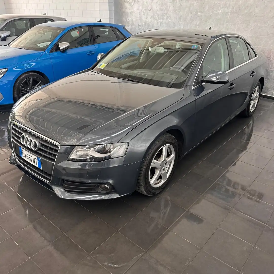 Audi A4 2.0 TDI 143CV F.AP. mult. Ambiente Grigio - 2