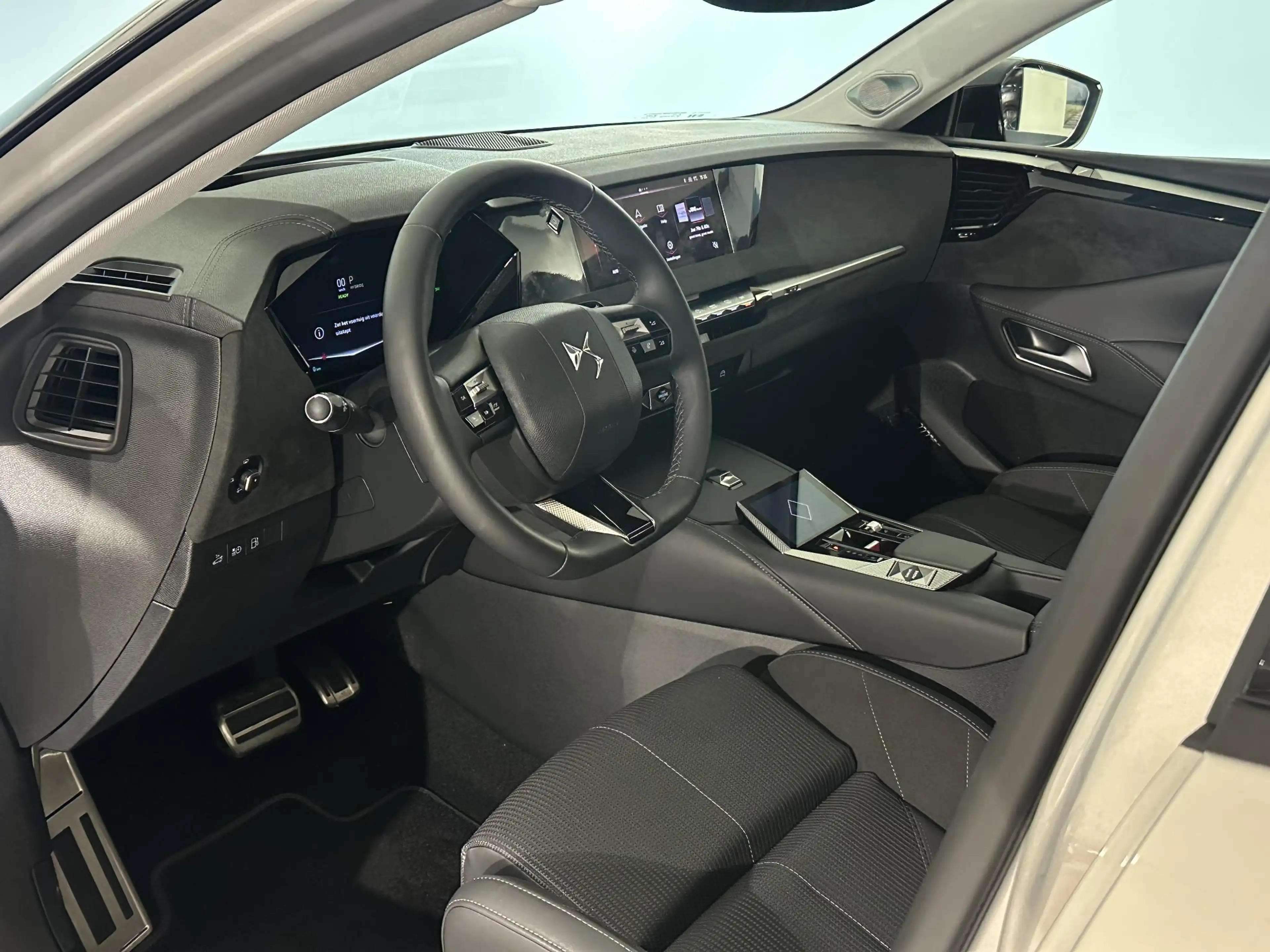 DS Automobiles DS 4 1.6 PHEV 225 Étoile — photo 11