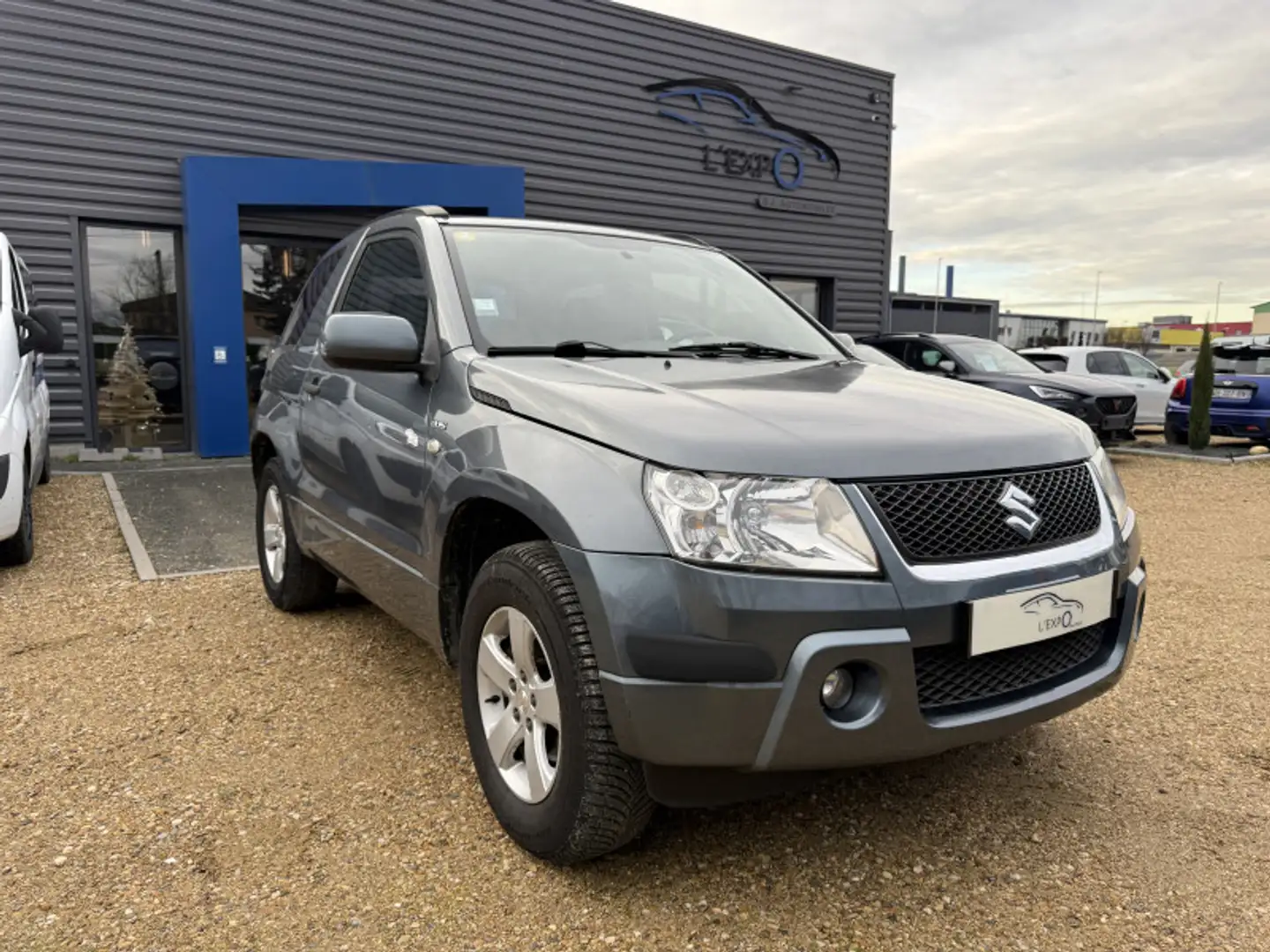 Suzuki Grand Vitara 1.9 DDIS 3P Grijs - 2