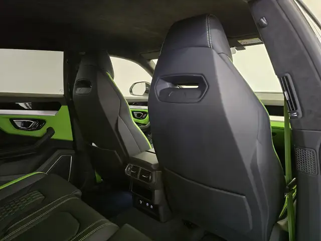 Lamborghini Urus view 10