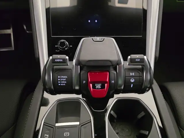 Lamborghini Urus view 15