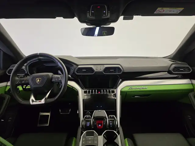 Lamborghini Urus view 11