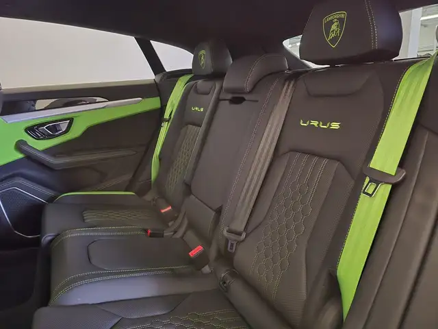 Lamborghini Urus view 8