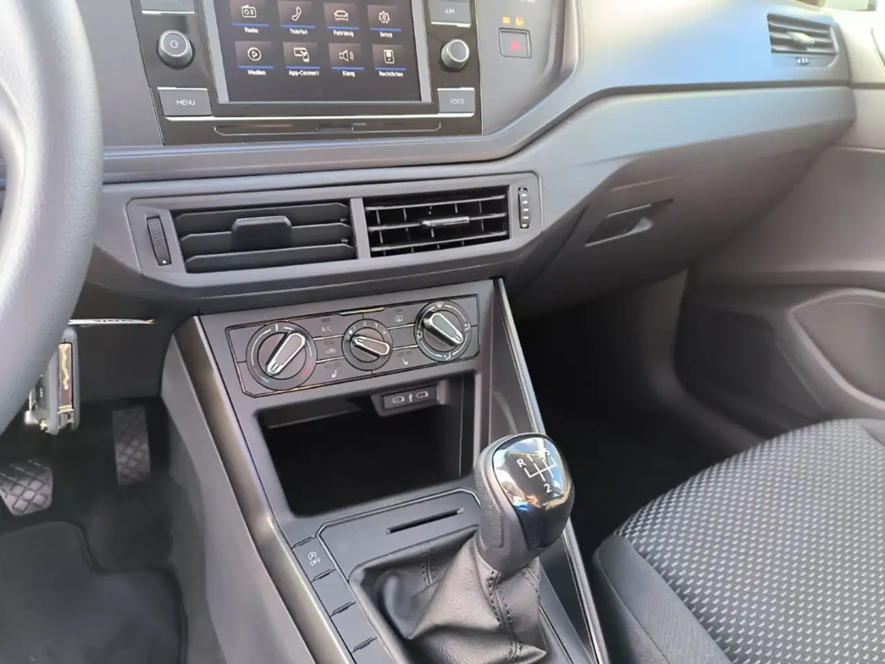 Volkswagen Polo VI 1.0+Klimaanlage+LED+FSE+el.Fensterheber 11