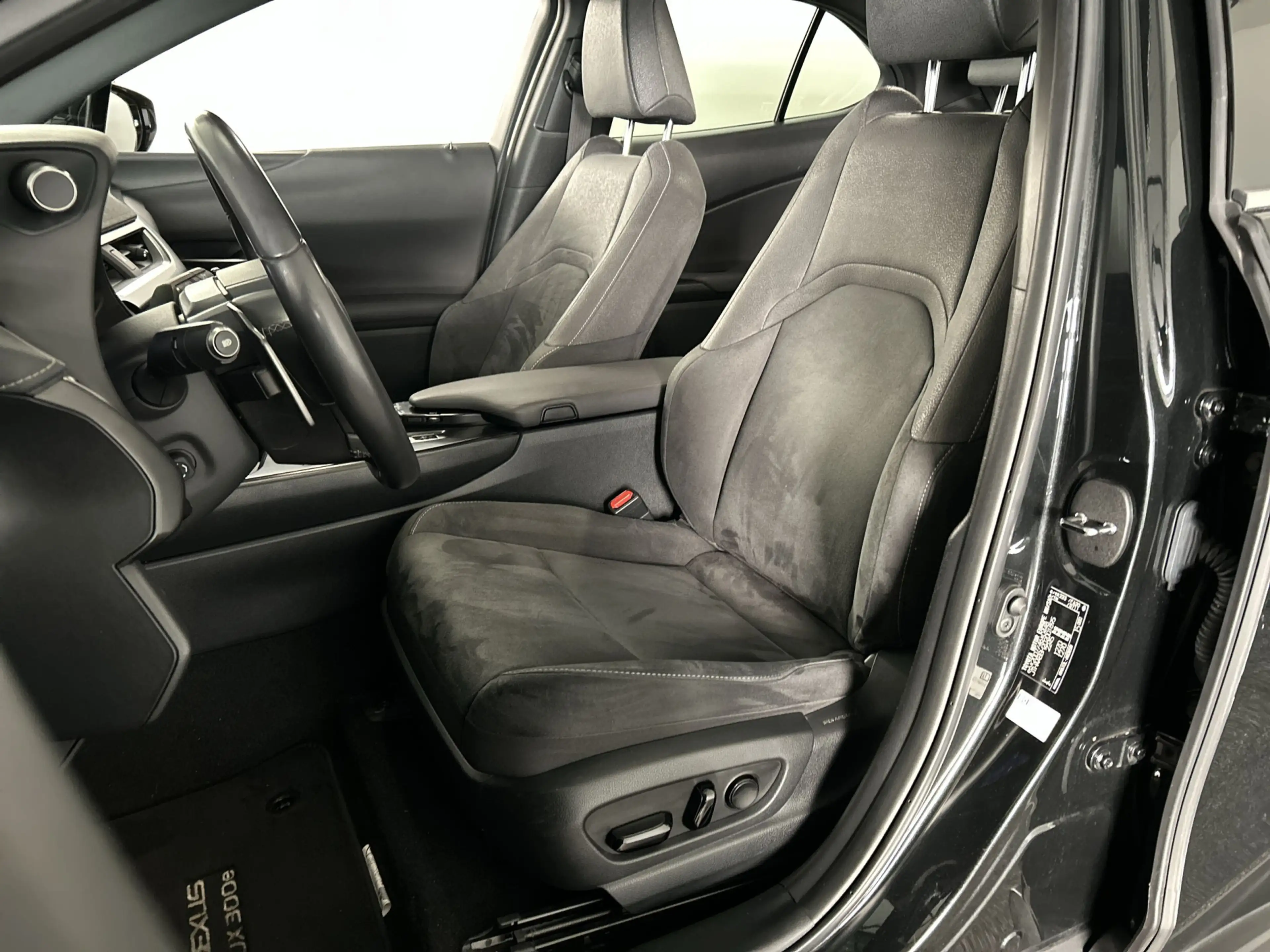 Lexus UX 300e Business 54 kWh Elektrisch Rijden in Stijl | Nette — photo 15