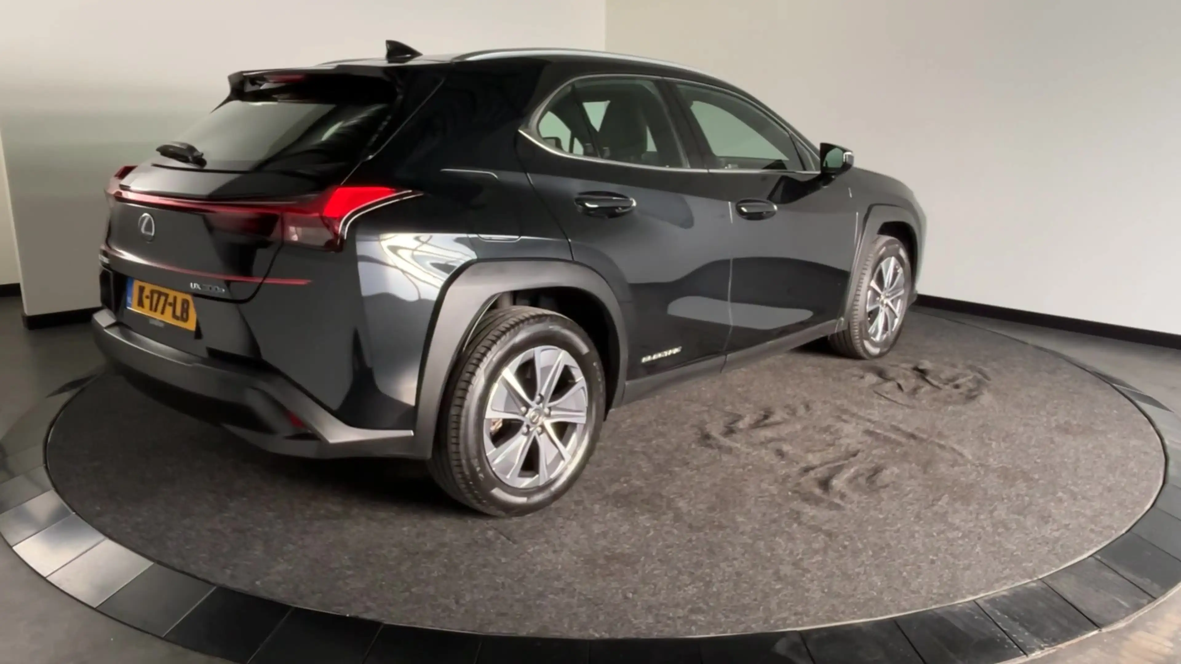 Lexus UX 300e Business 54 kWh Elektrisch Rijden in Stijl | Nette — photo 4