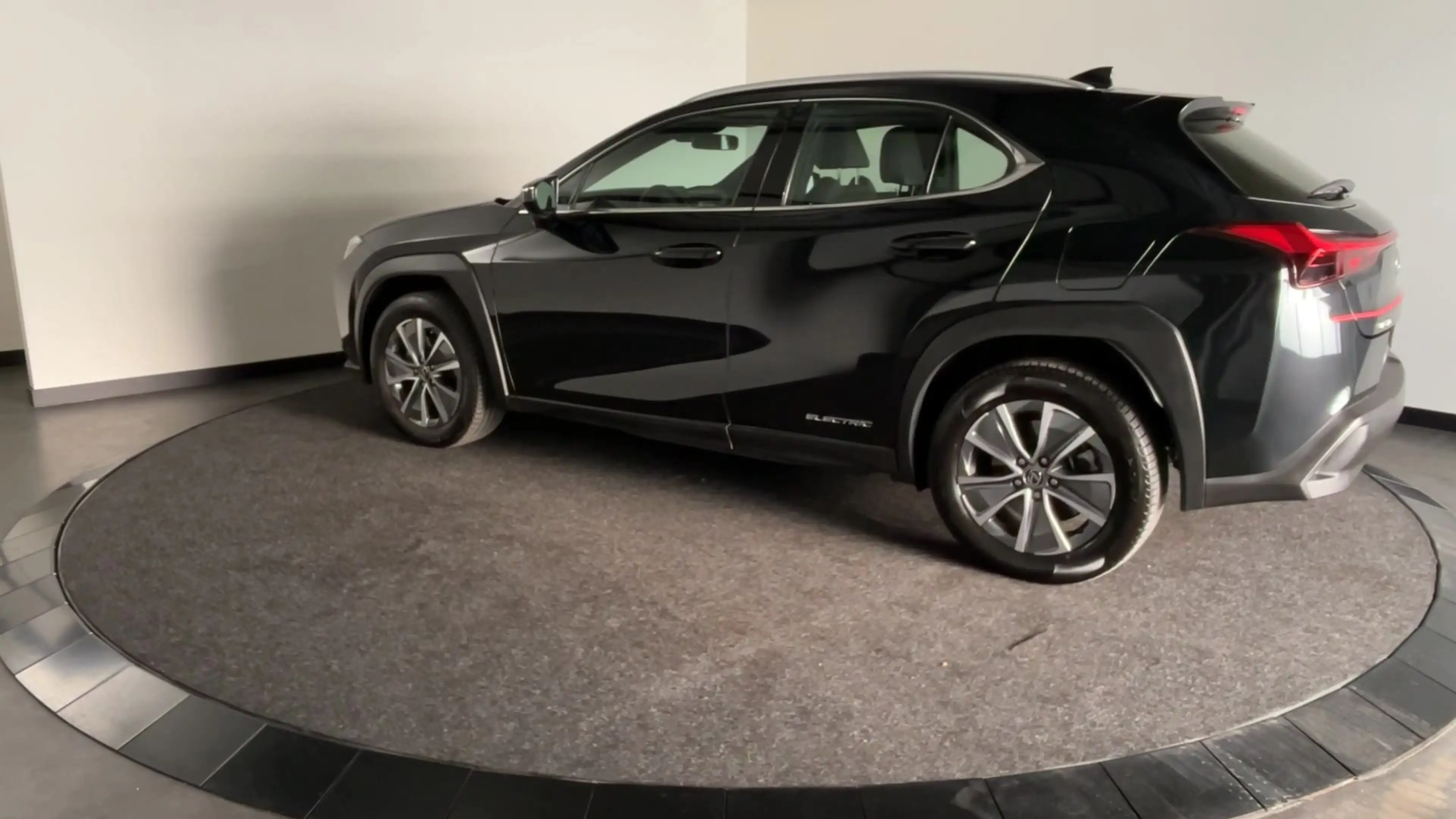 Lexus UX 300e Business 54 kWh Elektrisch Rijden in Stijl | Nette — photo 5