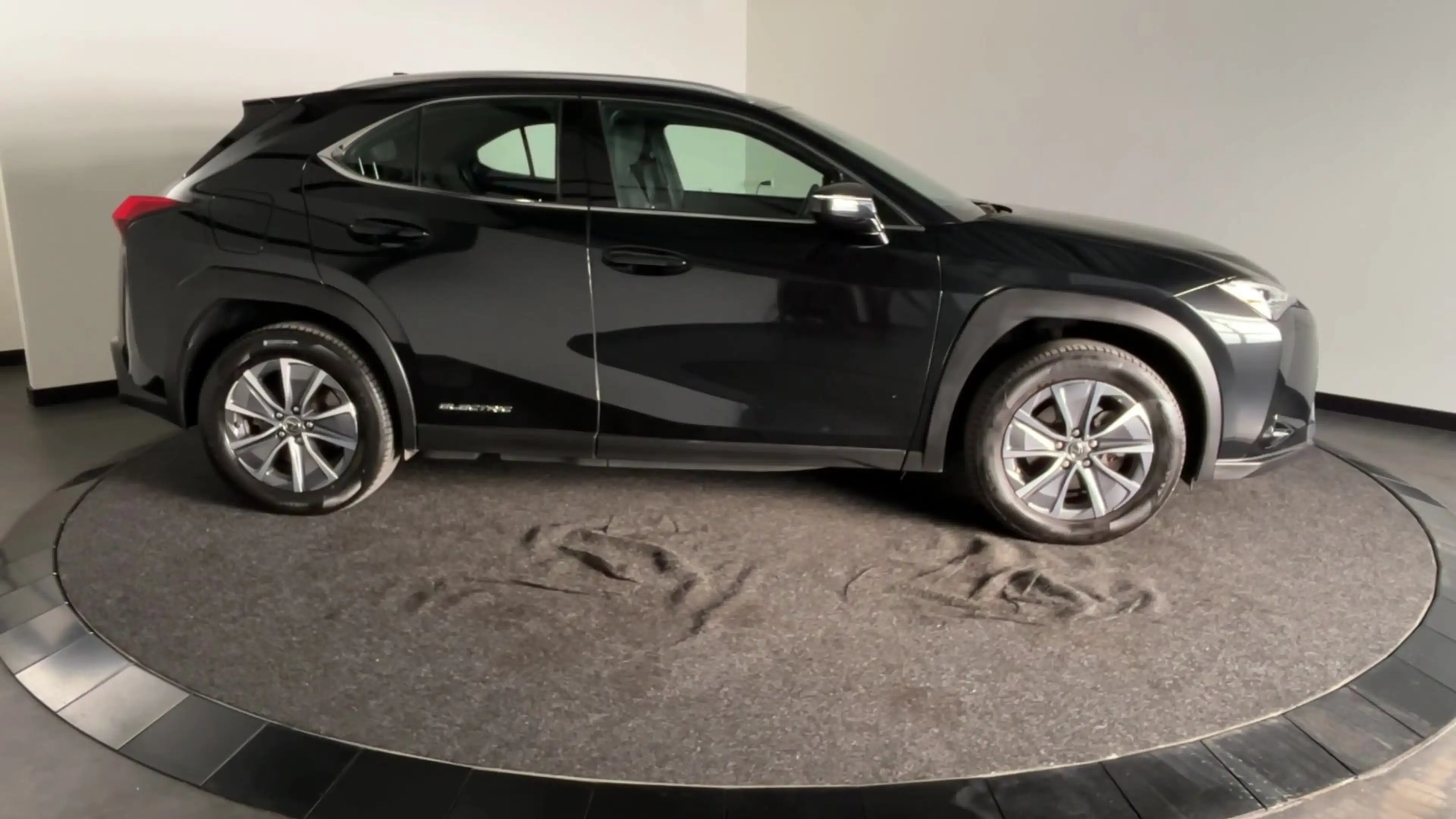 Lexus UX 300e Business 54 kWh Elektrisch Rijden in Stijl | Nette — photo 2