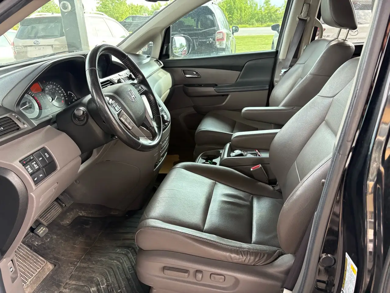 Honda Odyssey снимка Honda Odyssey