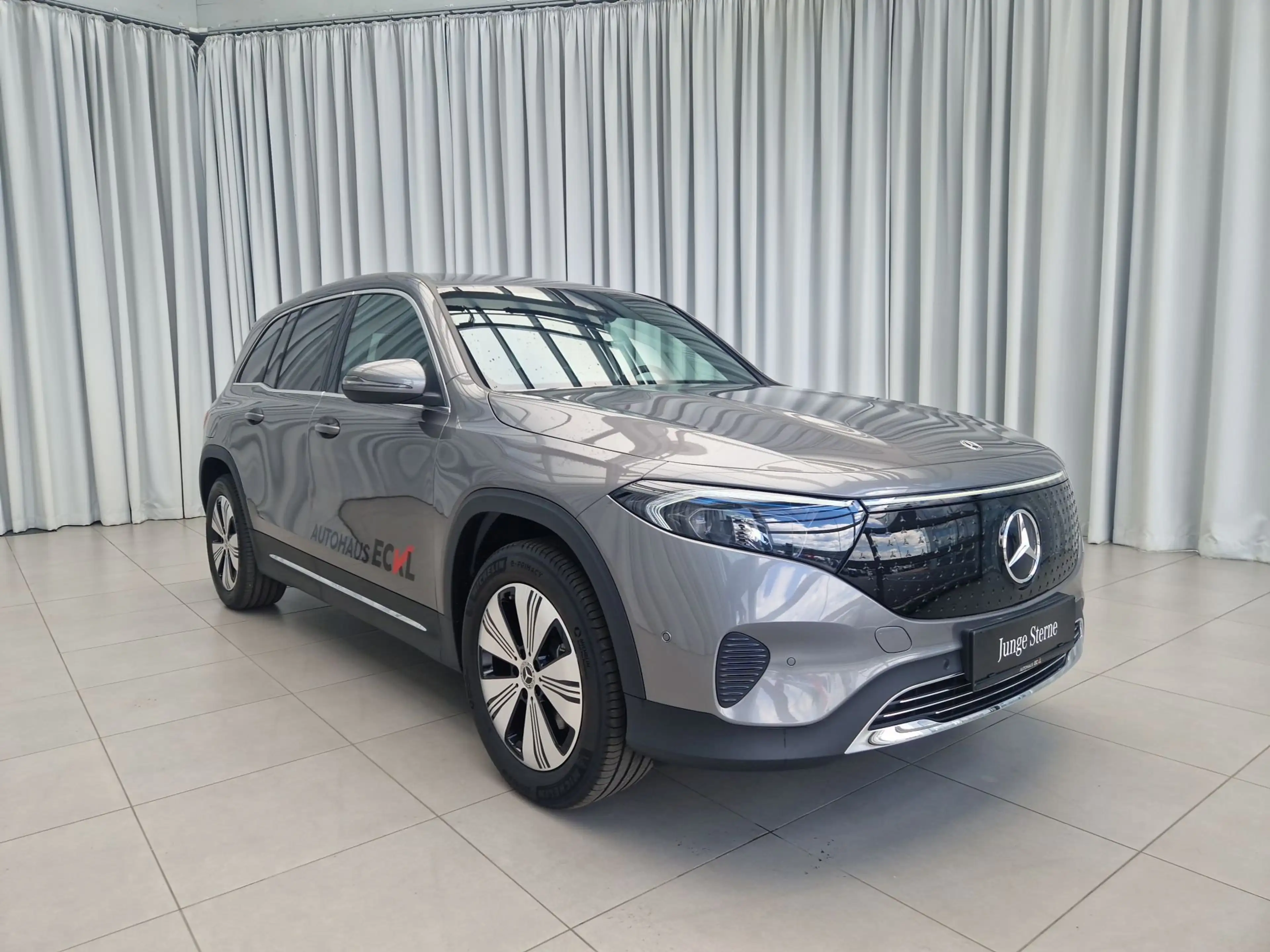 Mercedes-Benz EQB 250 + Österreich-Edition SpurW Winterp. — photo 3