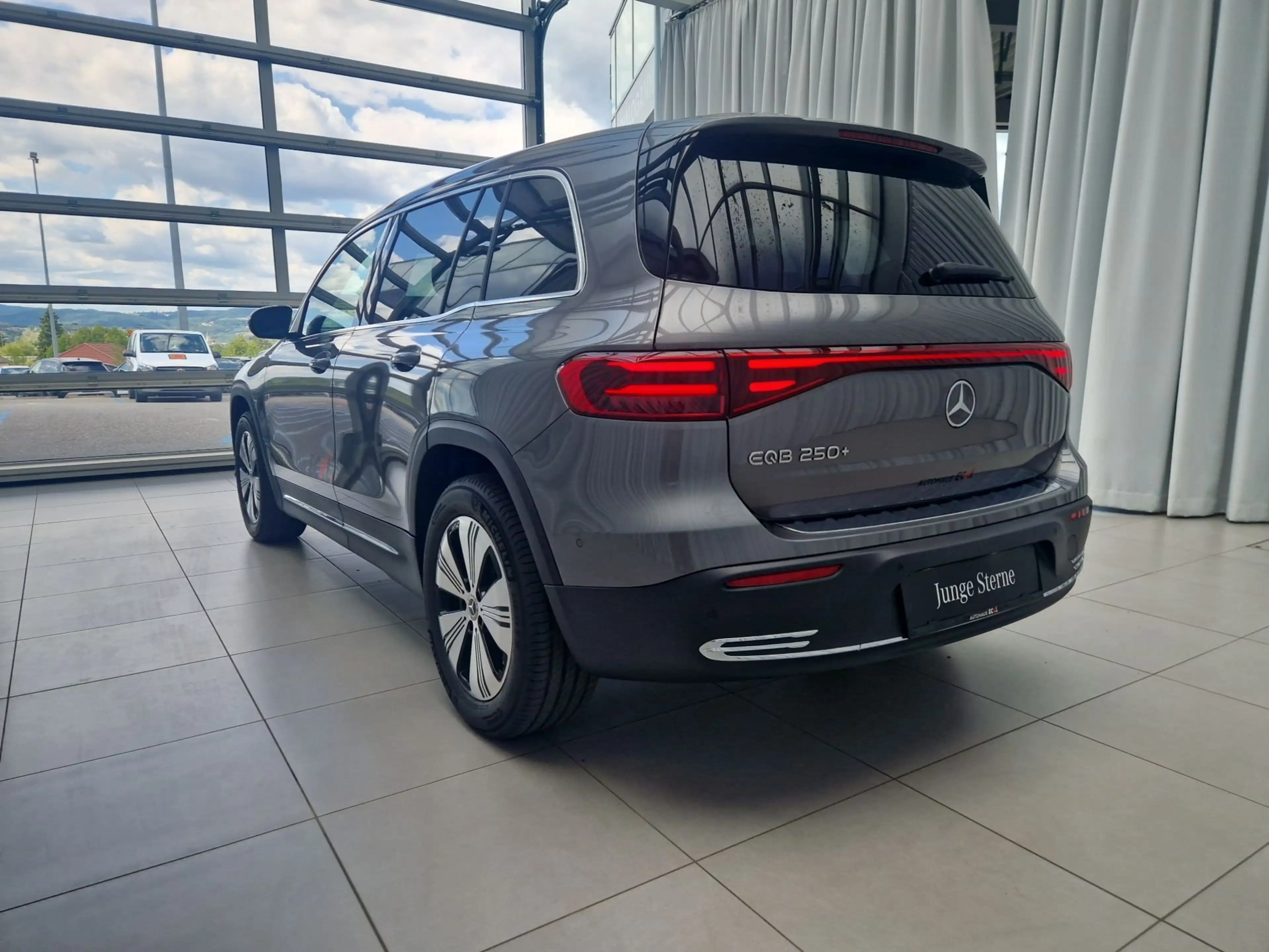 Mercedes-Benz EQB 250 + Österreich-Edition SpurW Winterp. — photo 6