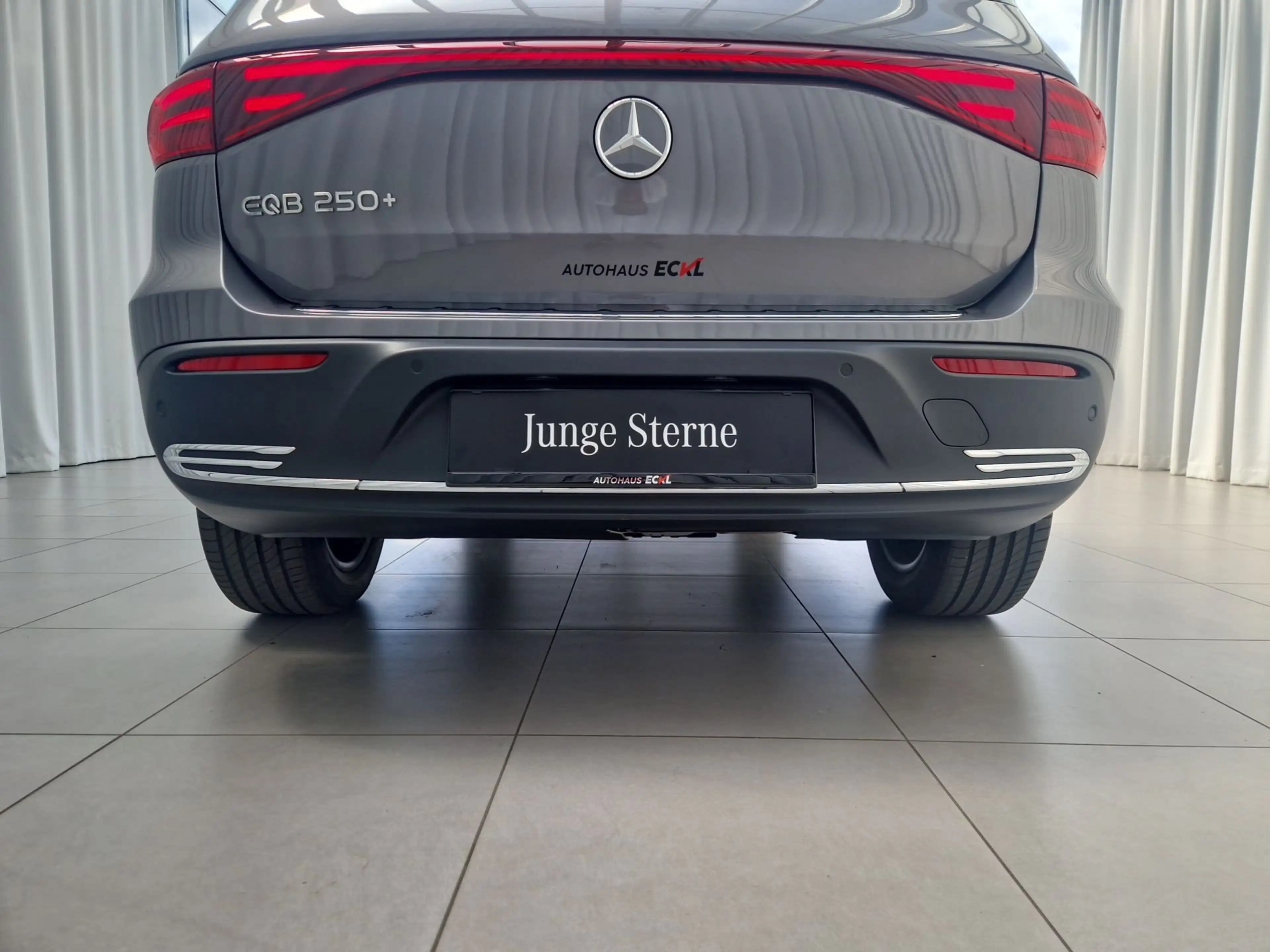 Mercedes-Benz EQB 250 + Österreich-Edition SpurW Winterp. — photo 14