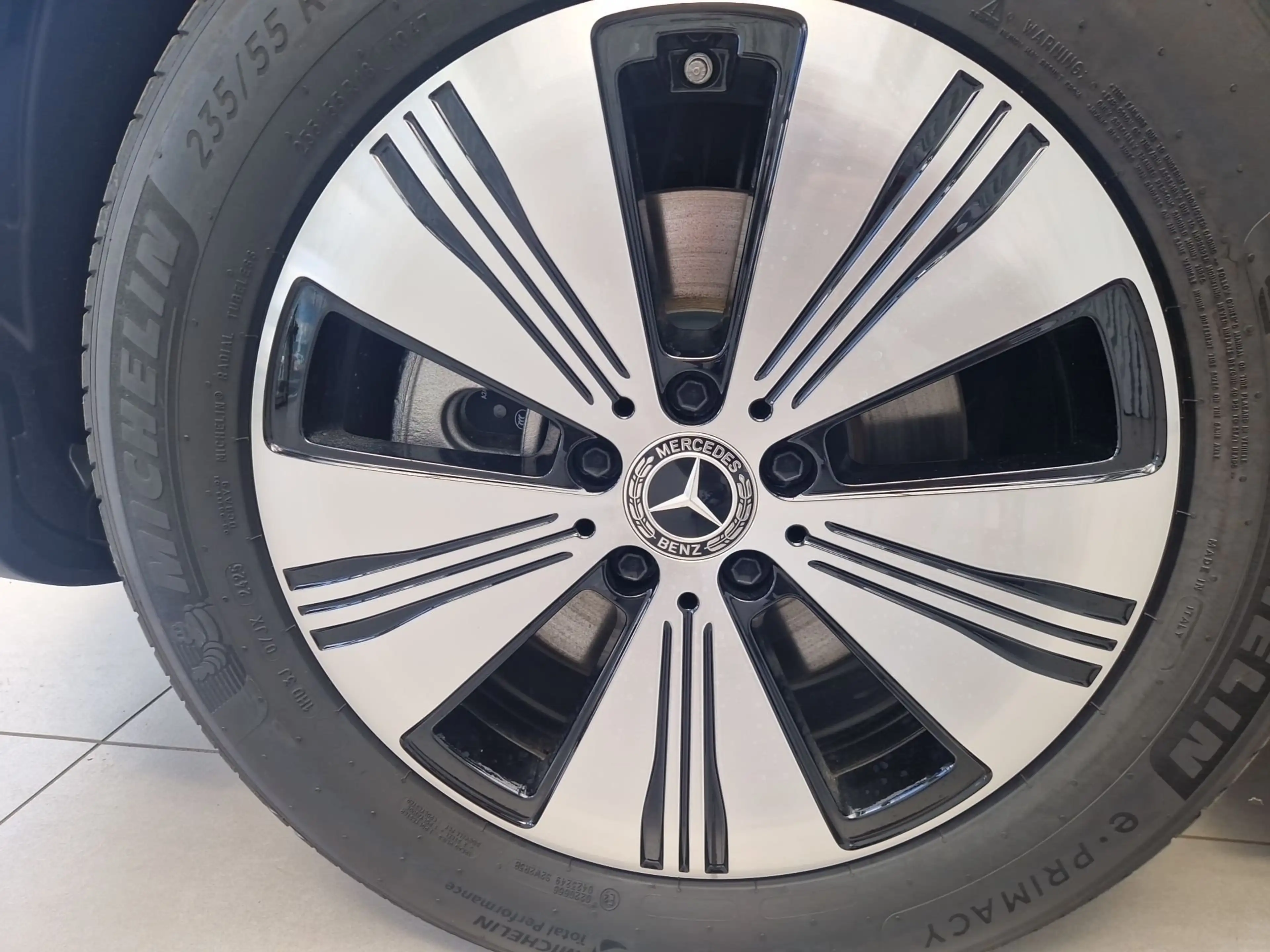 Mercedes-Benz EQB 250 + Österreich-Edition SpurW Winterp. — photo 10