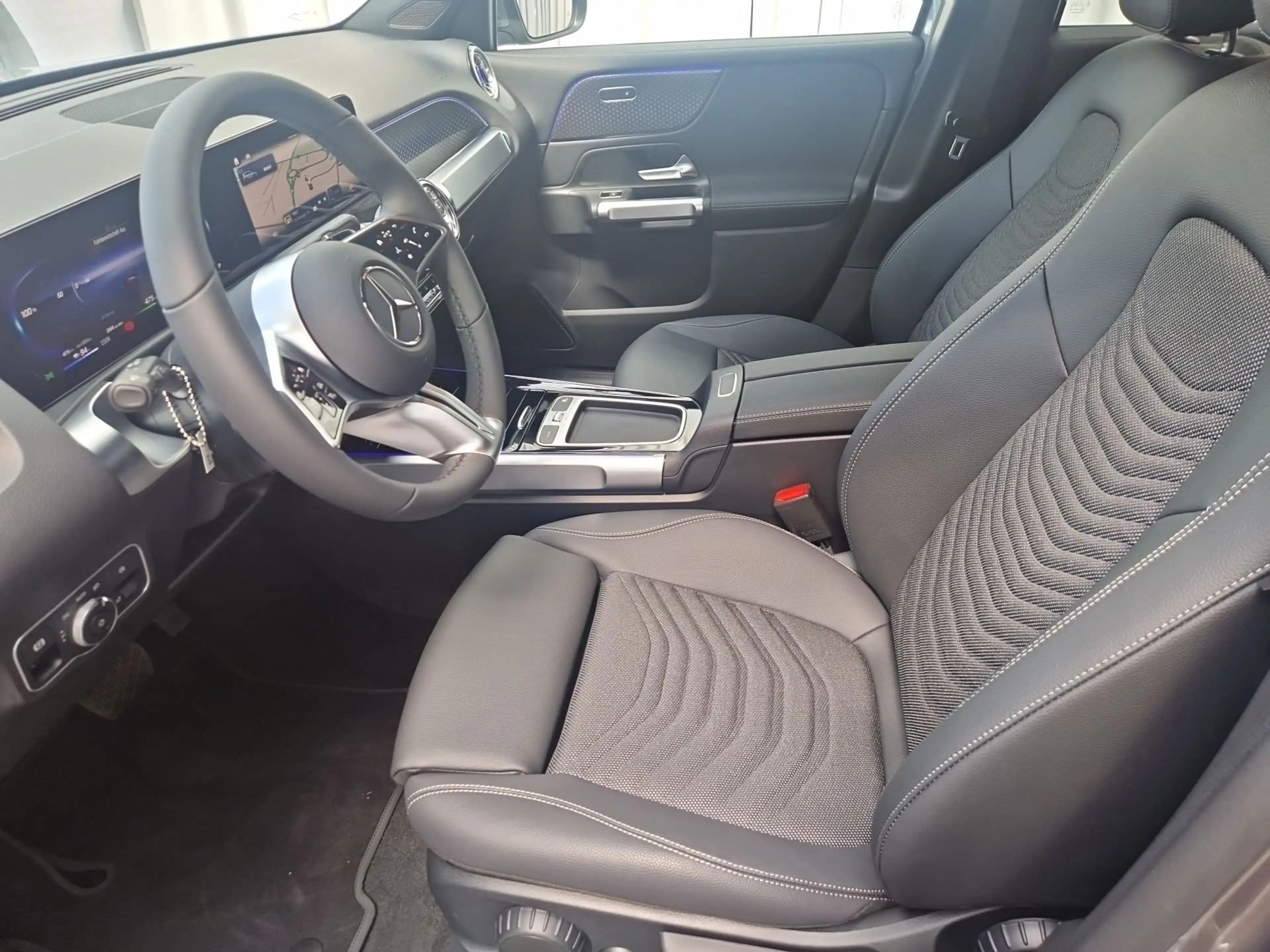 Mercedes-Benz EQB 250 + Österreich-Edition SpurW Winterp. — photo 15