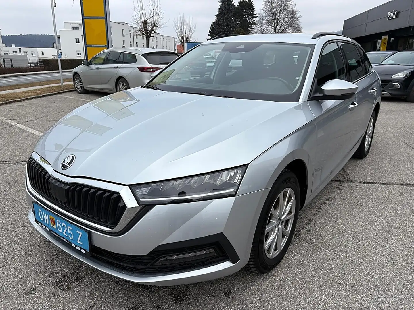 Skoda Octavia Combi 2,0 TDI 4x4 Ambition DSG Silber - 1