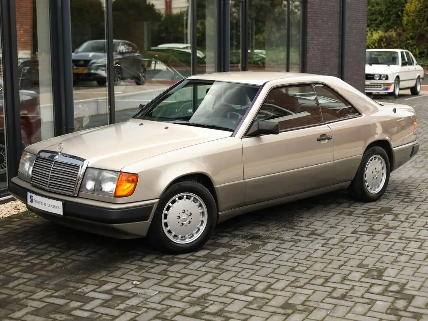 Mercedes-Benz 300 CE Zilver - 1