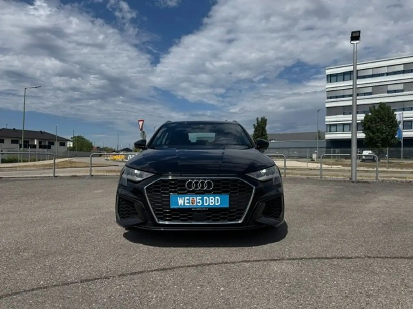 Audi A3 30 TDI S line Schwarz - 2