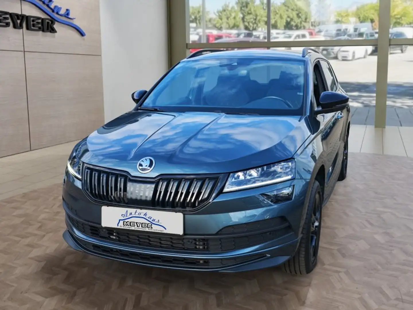 Skoda Karoq 2.0 TSI Sportline 4x4 LED/NAVI/AHK Szürke - 1