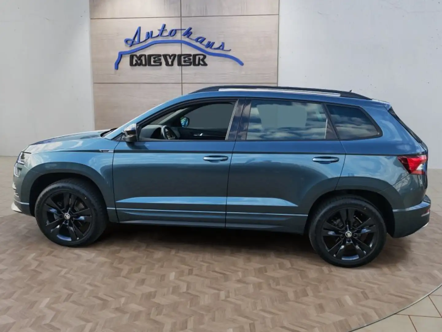 Skoda Karoq 2.0 TSI Sportline 4x4 LED/NAVI/AHK Szürke - 2