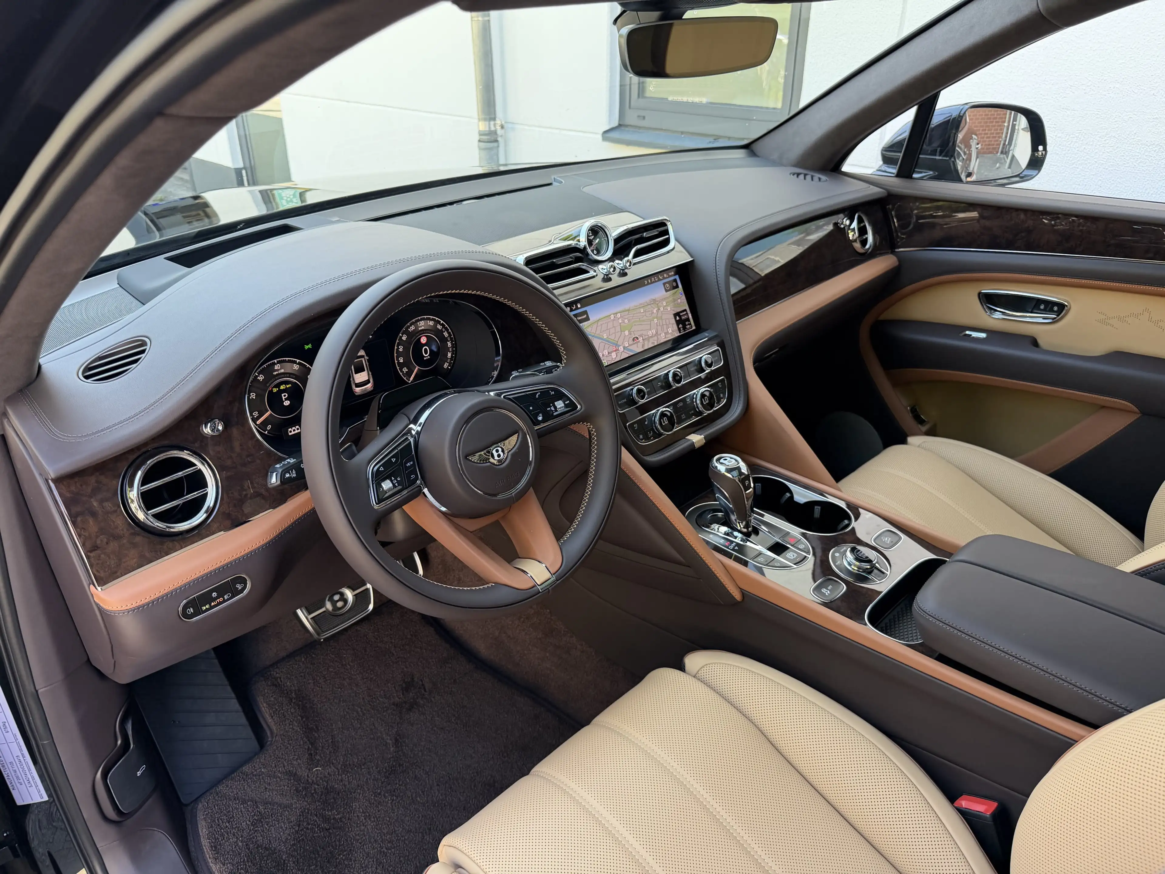 Bentley Bentayga V8 Artenara *Standhzg.*AHZV* — photo 15