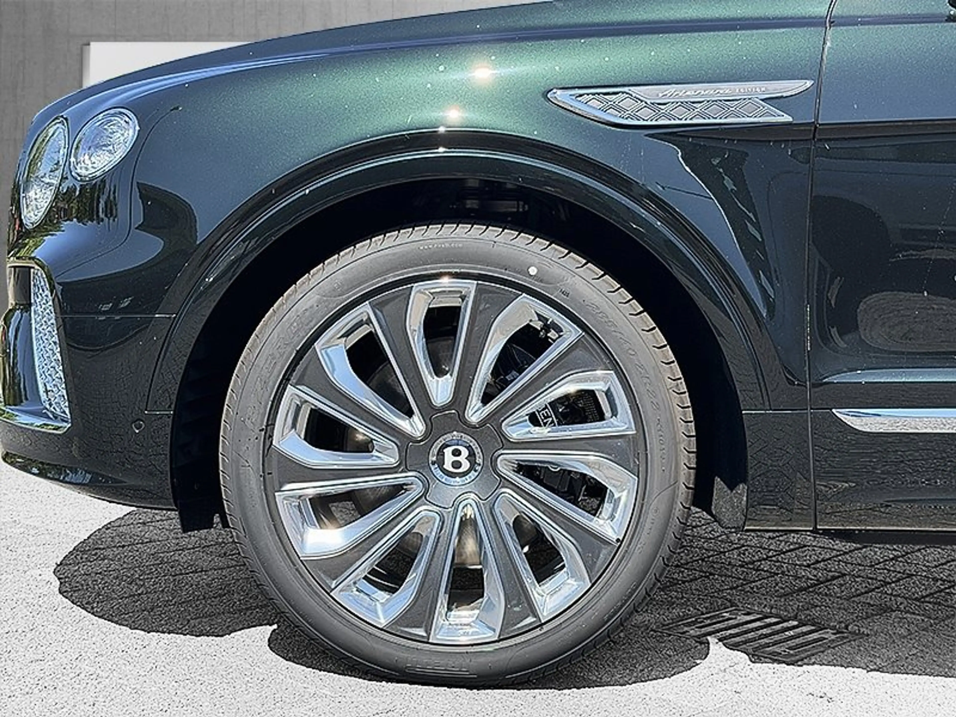 Bentley Bentayga V8 Artenara *Standhzg.*AHZV* — photo 3
